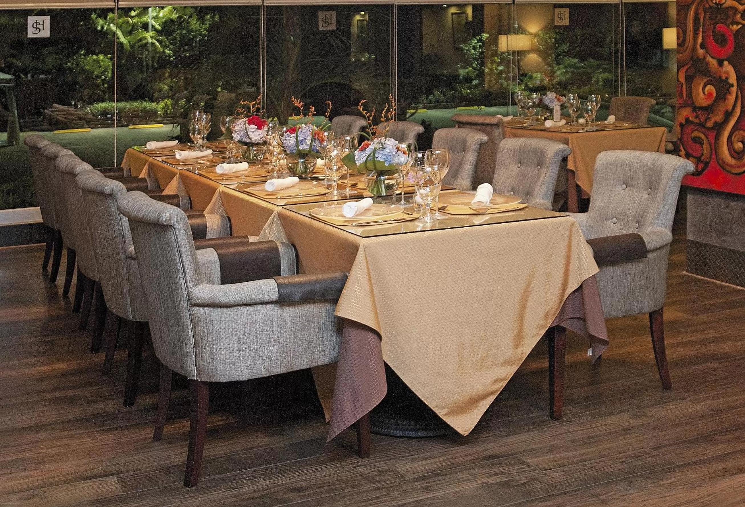 Restaurant/places to eat in Studio Hotel Boutique