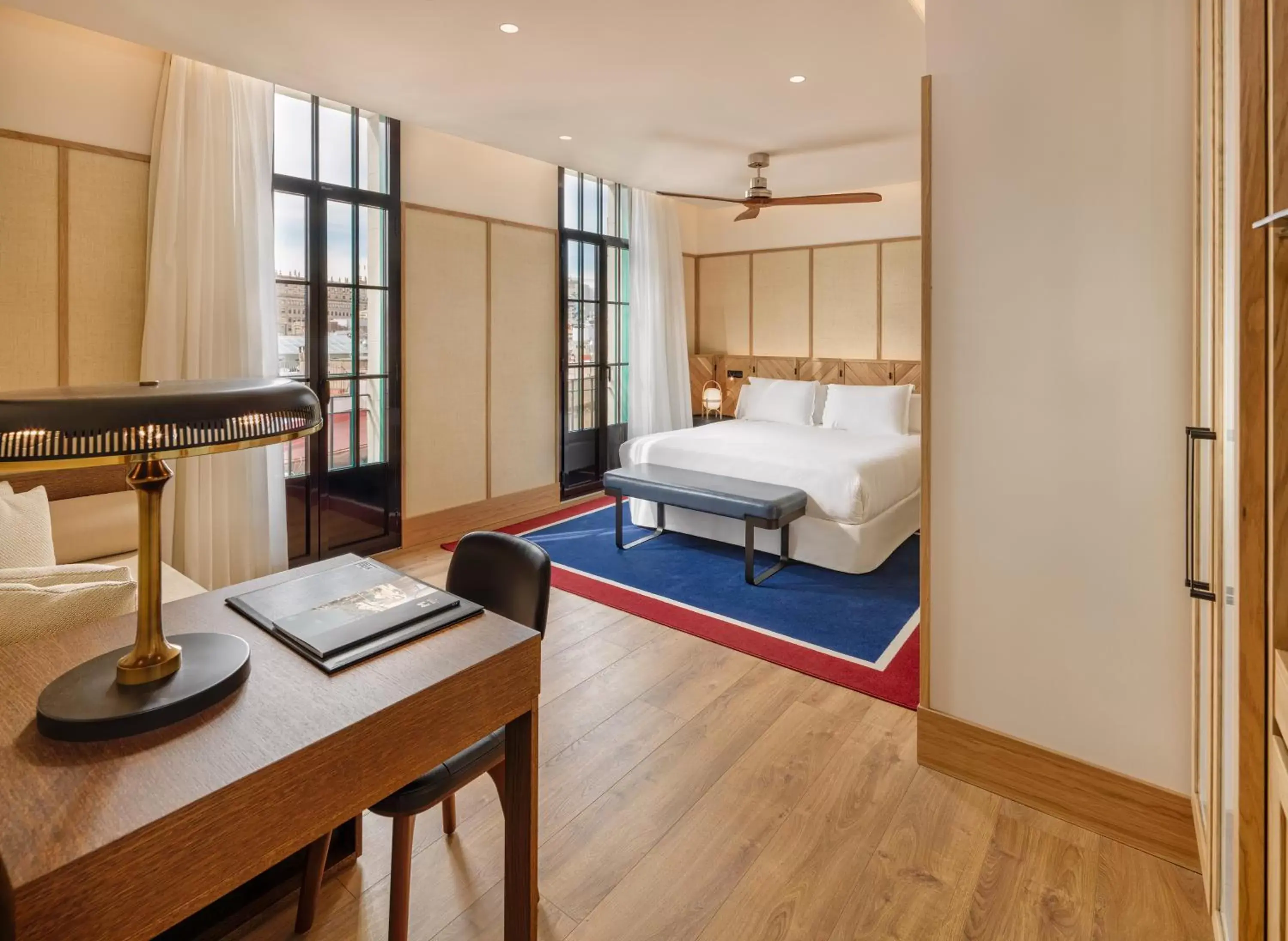 Junior Suite (2 Adults + 1 Child) in H10 Madison 4* Sup Junior Suite (2 Adults + 1 Child) in H10 Madison 4* Sup