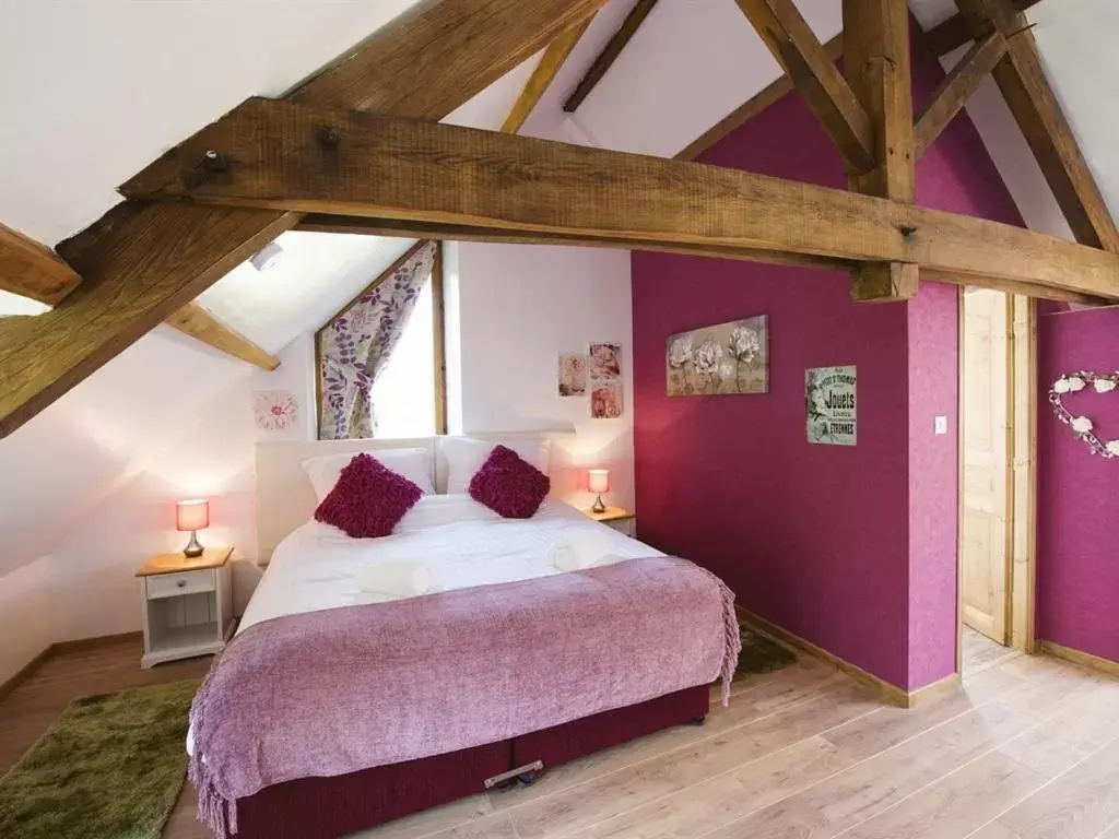 Quadruple Room with Shower in Chambres d'Hotes - La Marmoire Quadruple Room with Shower in Chambres d'Hotes - La Marmoire