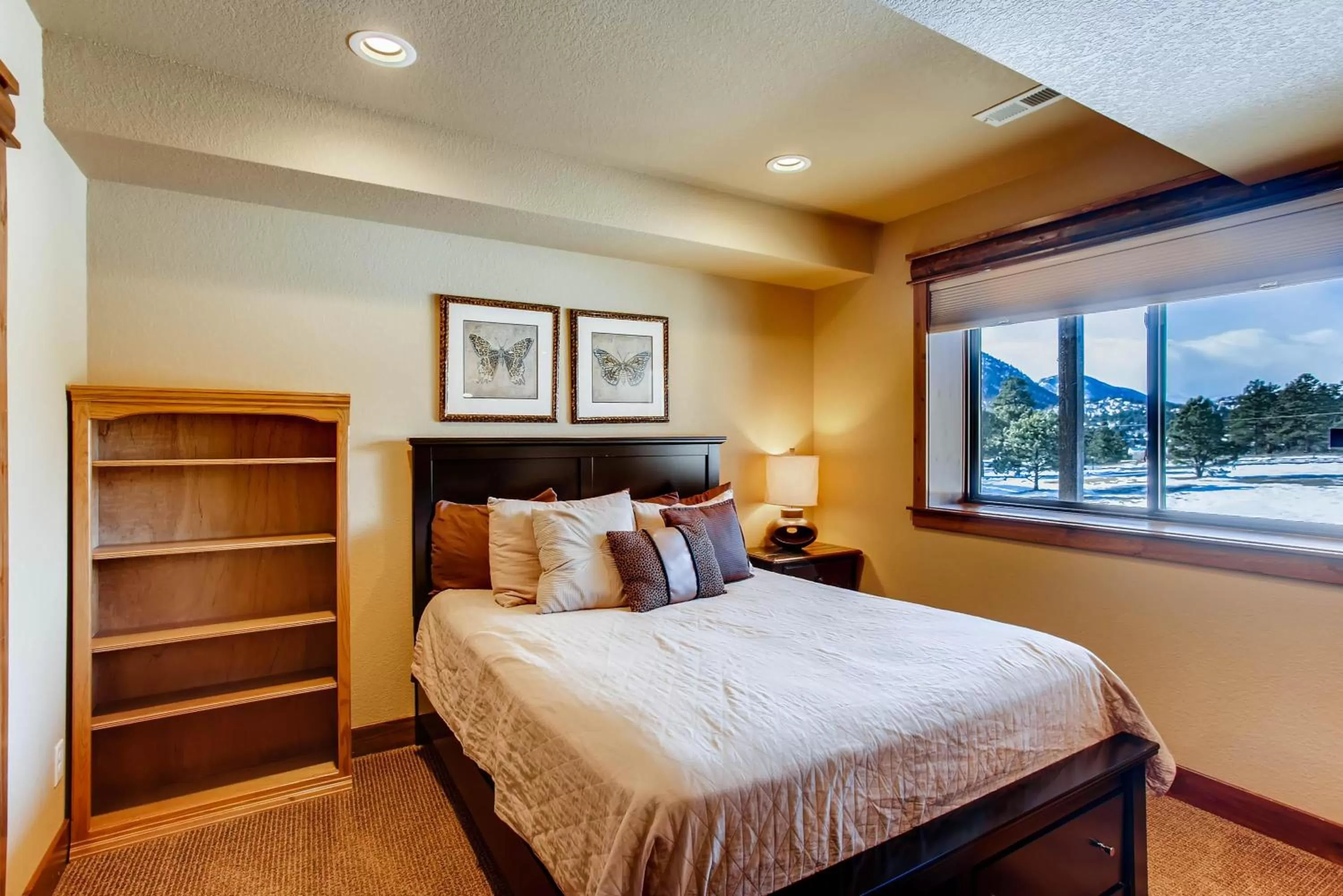 Bed in Estes Park Condos