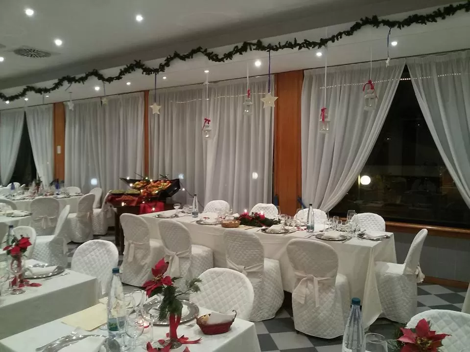Restaurant/places to eat in Platani Hotel