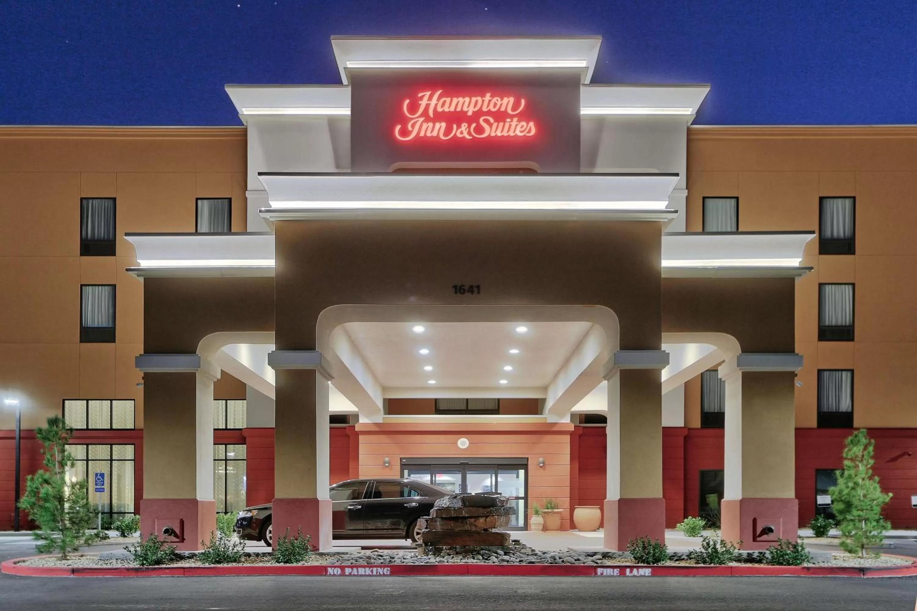 Property building in Hampton Inn & Suites Las Cruces I-10, Nm