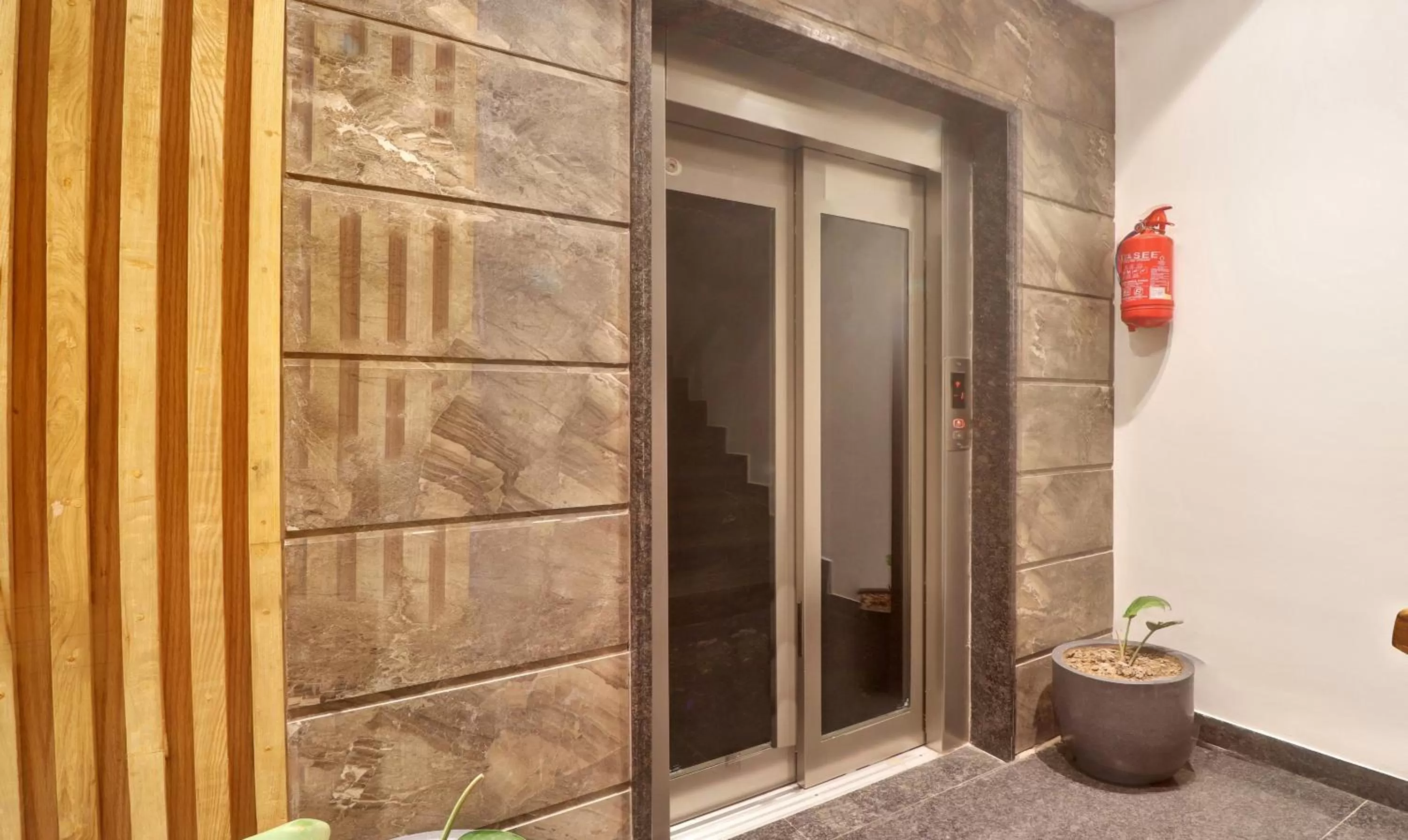 elevator, Bathroom in Treebo Tryst Tamarind