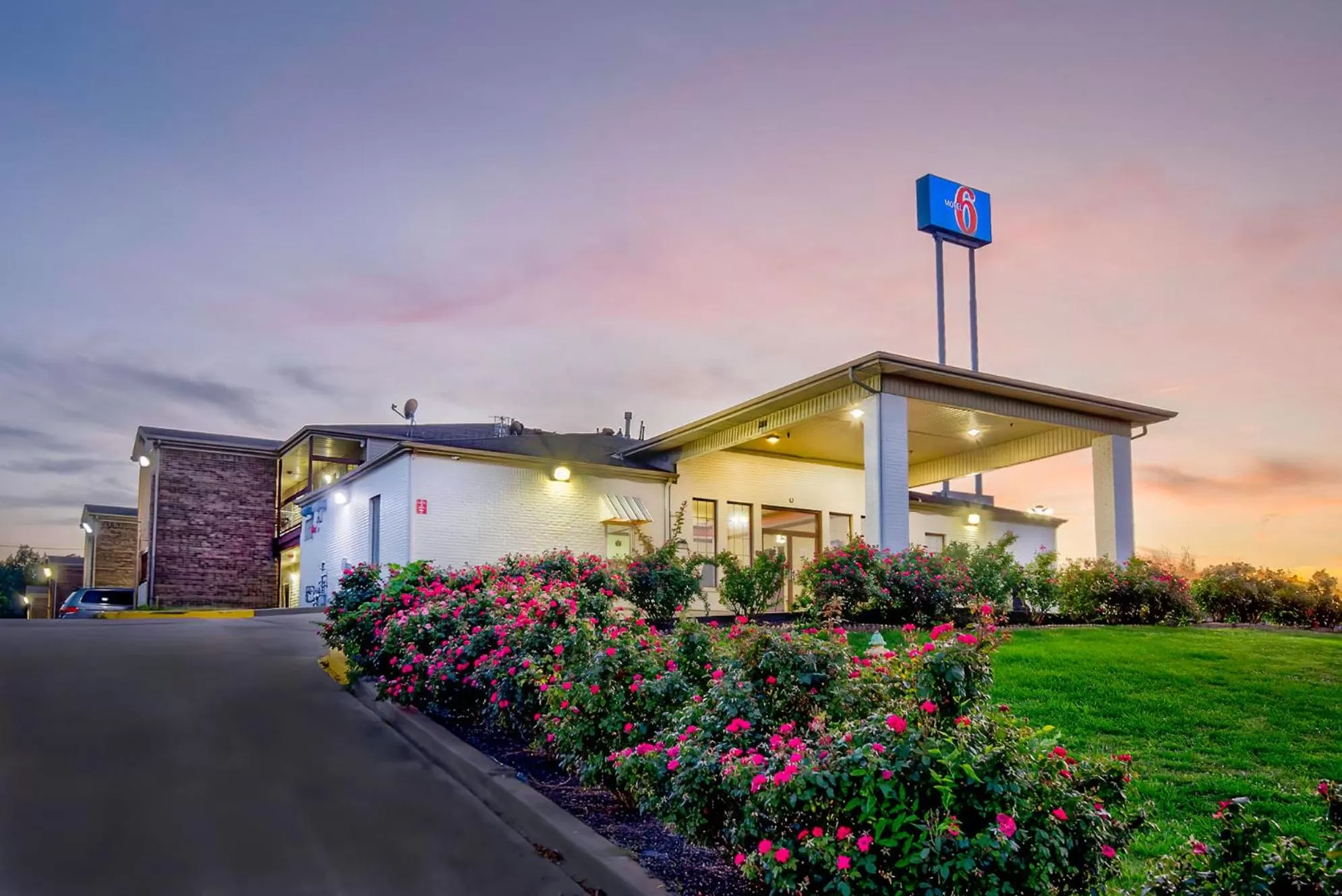 Property building in Motel 6-Grand Rivers, KY