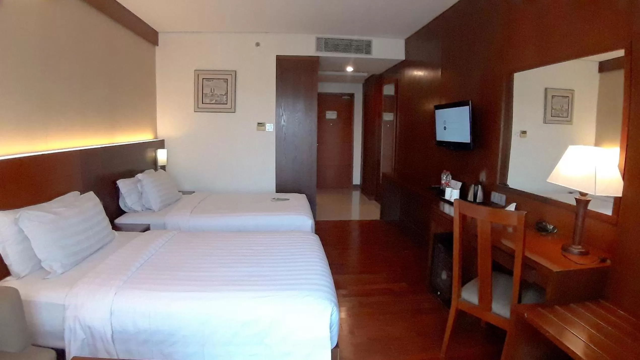 Bedroom, Bed in Oak Tree Emerald Hotel & Coventions Semarang