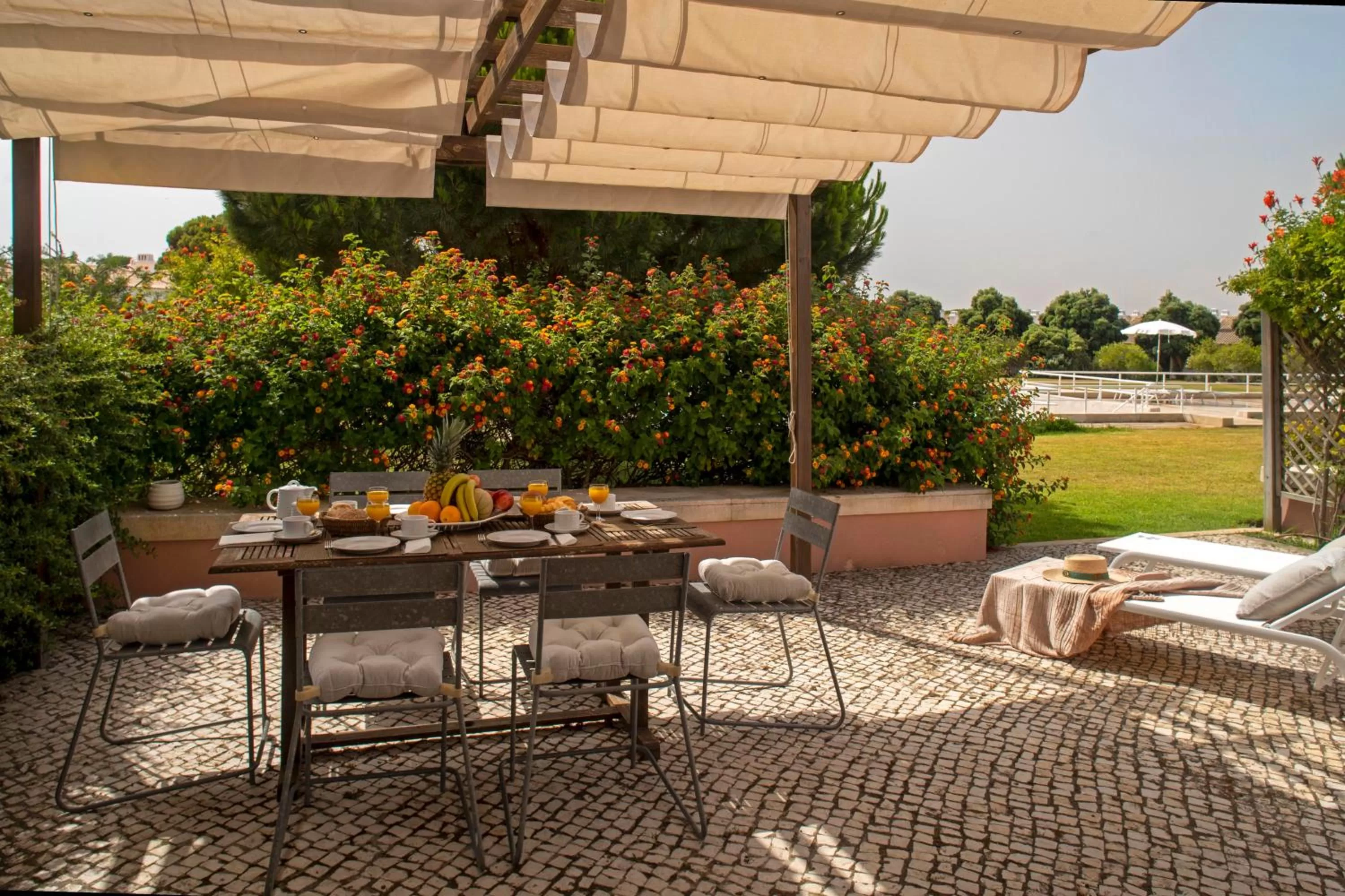 Garden in Vila Bicuda Resort