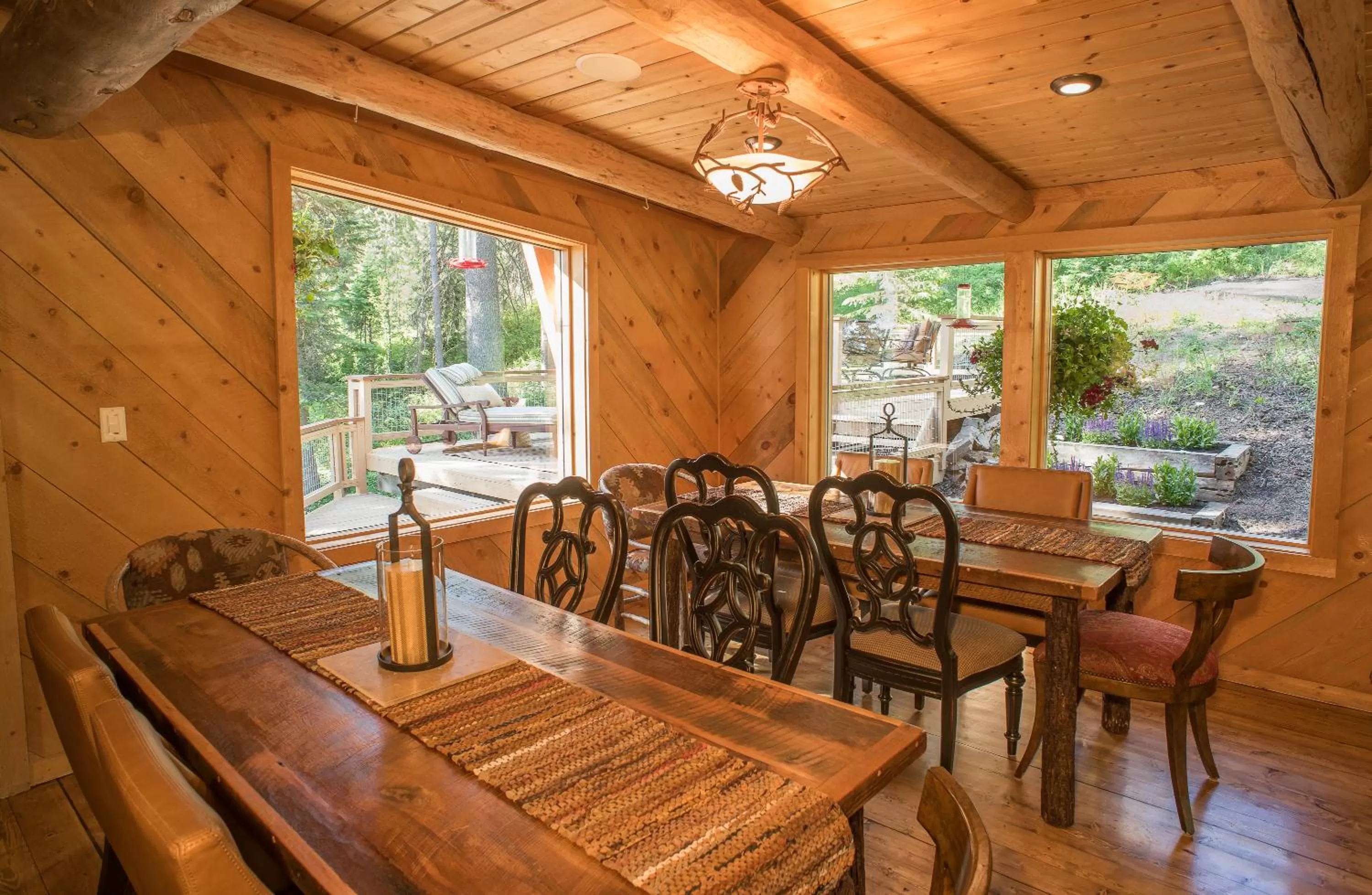 Food and drinks in Jackson Hole Hideout