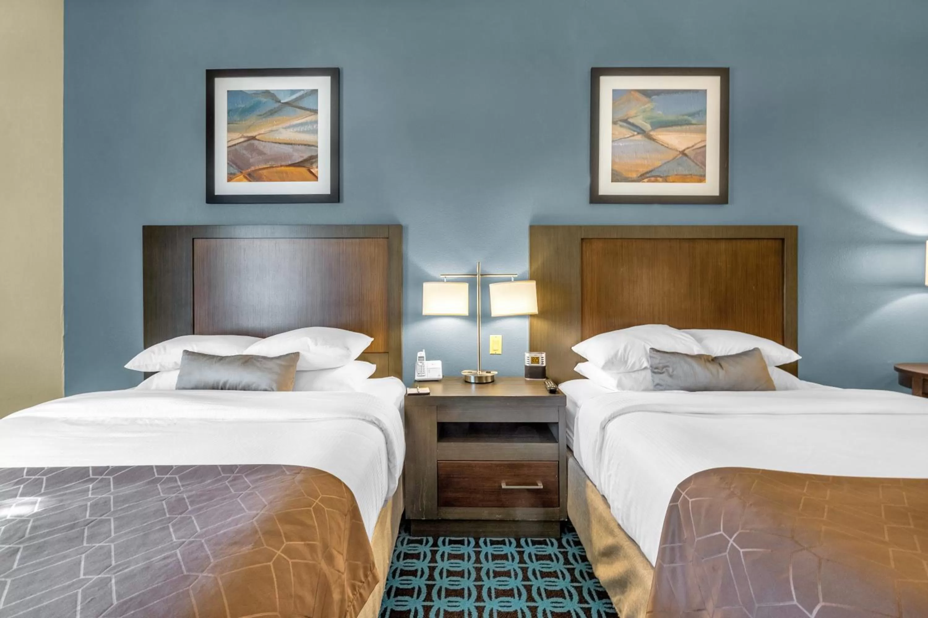 Twin Room with 2 Queen Beds, Non-Smoking in Wingate by Wyndham Schaumburg