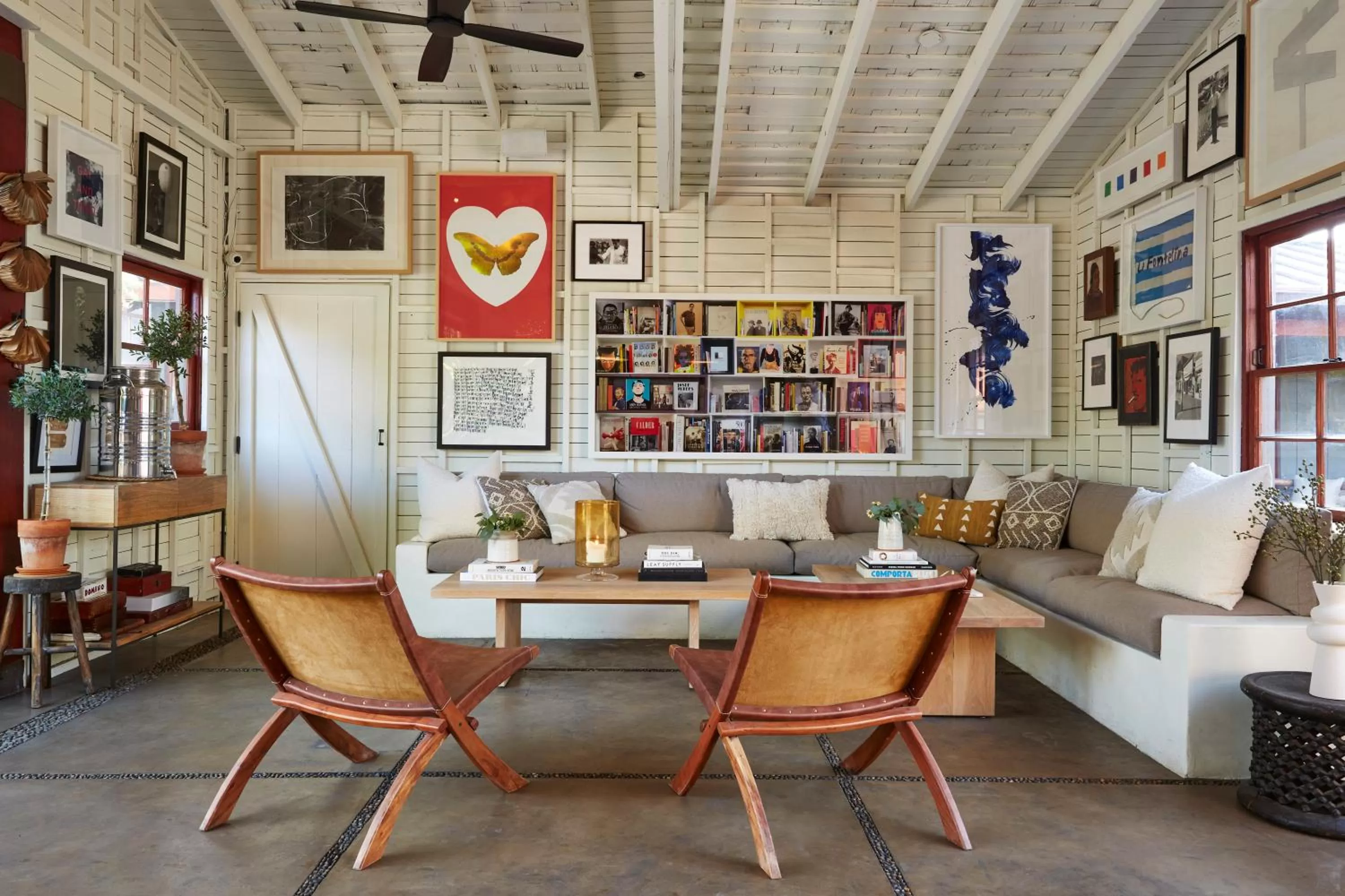 Lounge or bar in Sparrows Lodge