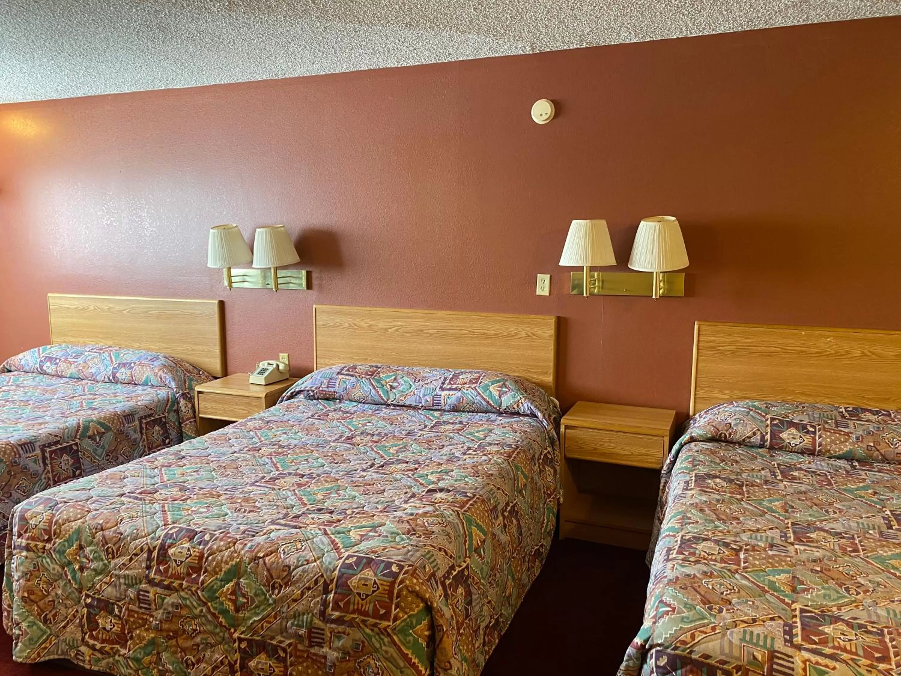 Bed in Budget Inn Las Vegas New Mexico