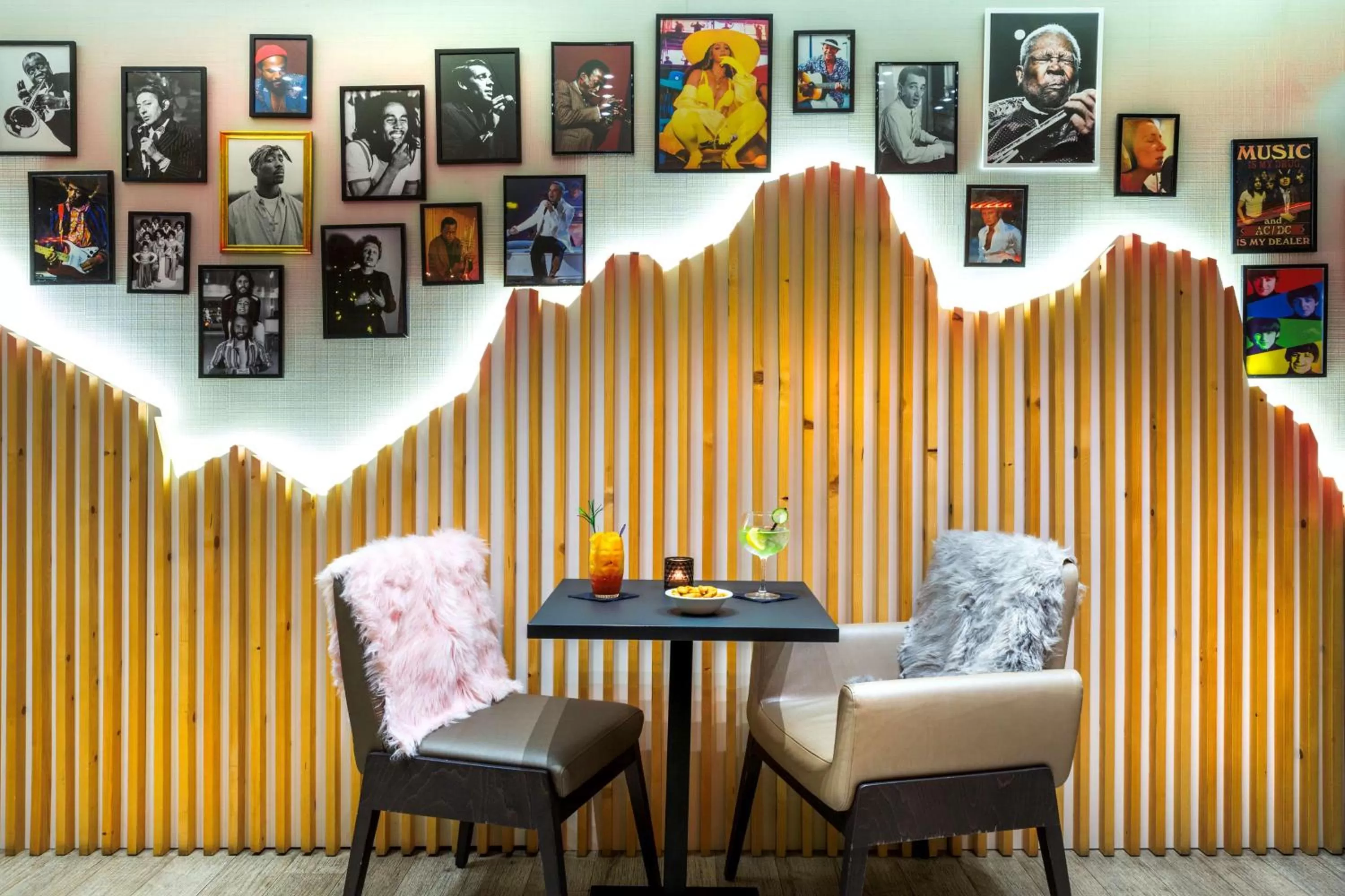 Lounge or bar, Dining Area in Best Western Hôtel International