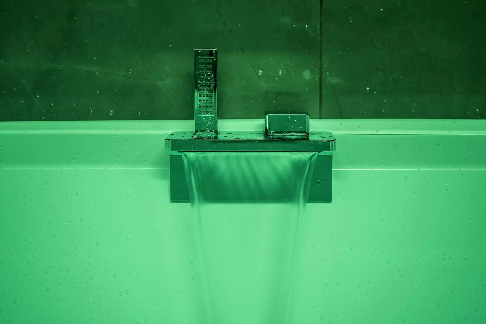 Bathroom in Caruso Place Luxury Rooms & Suites