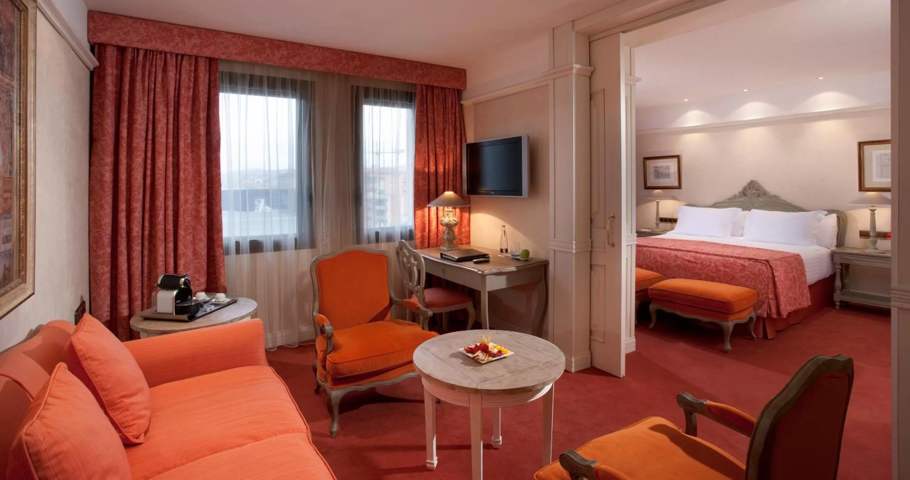 Photo of the whole room, Bed in Best Western Premier CMC Girona