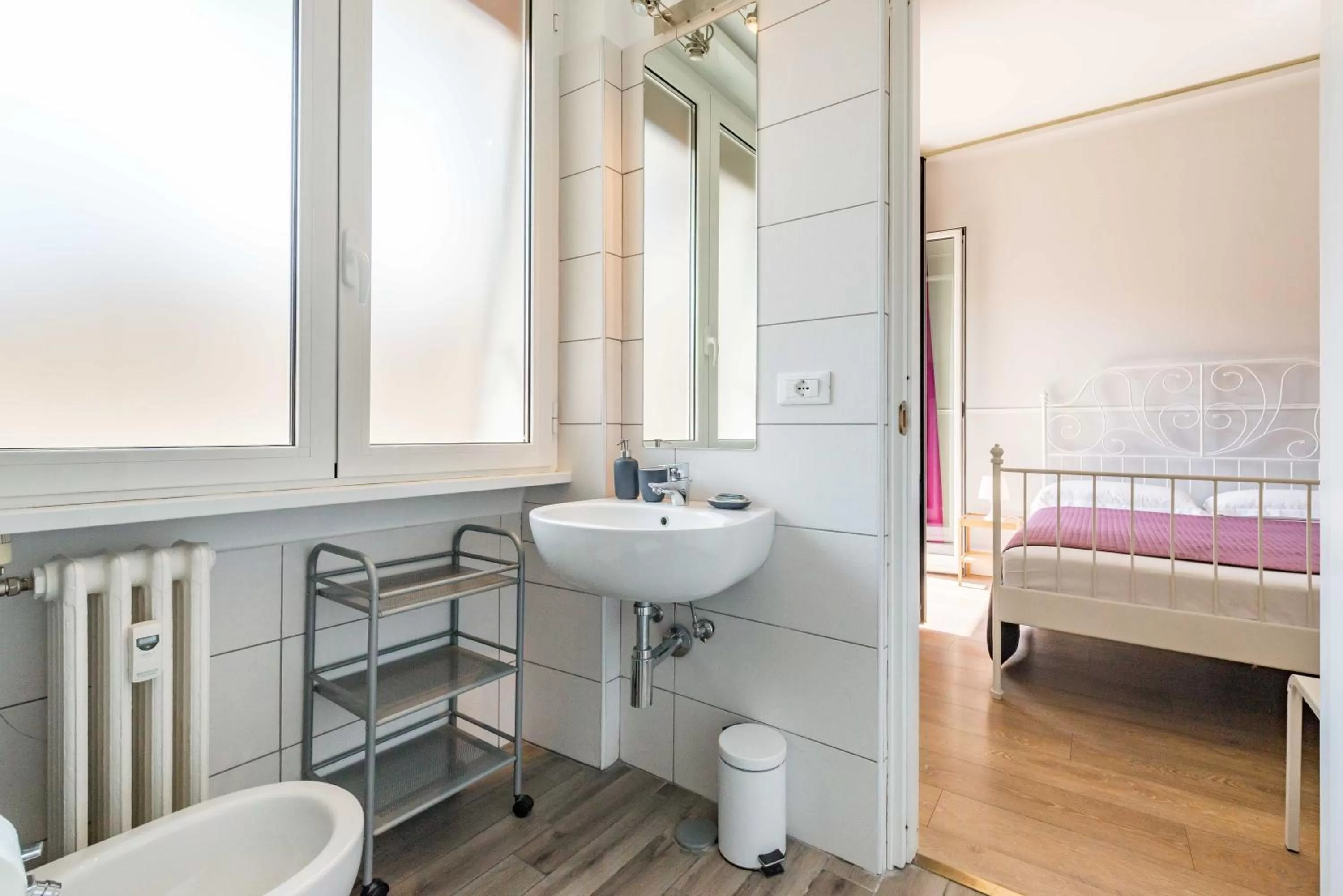 Bathroom, Bed in Un Attimo A Roma B&B