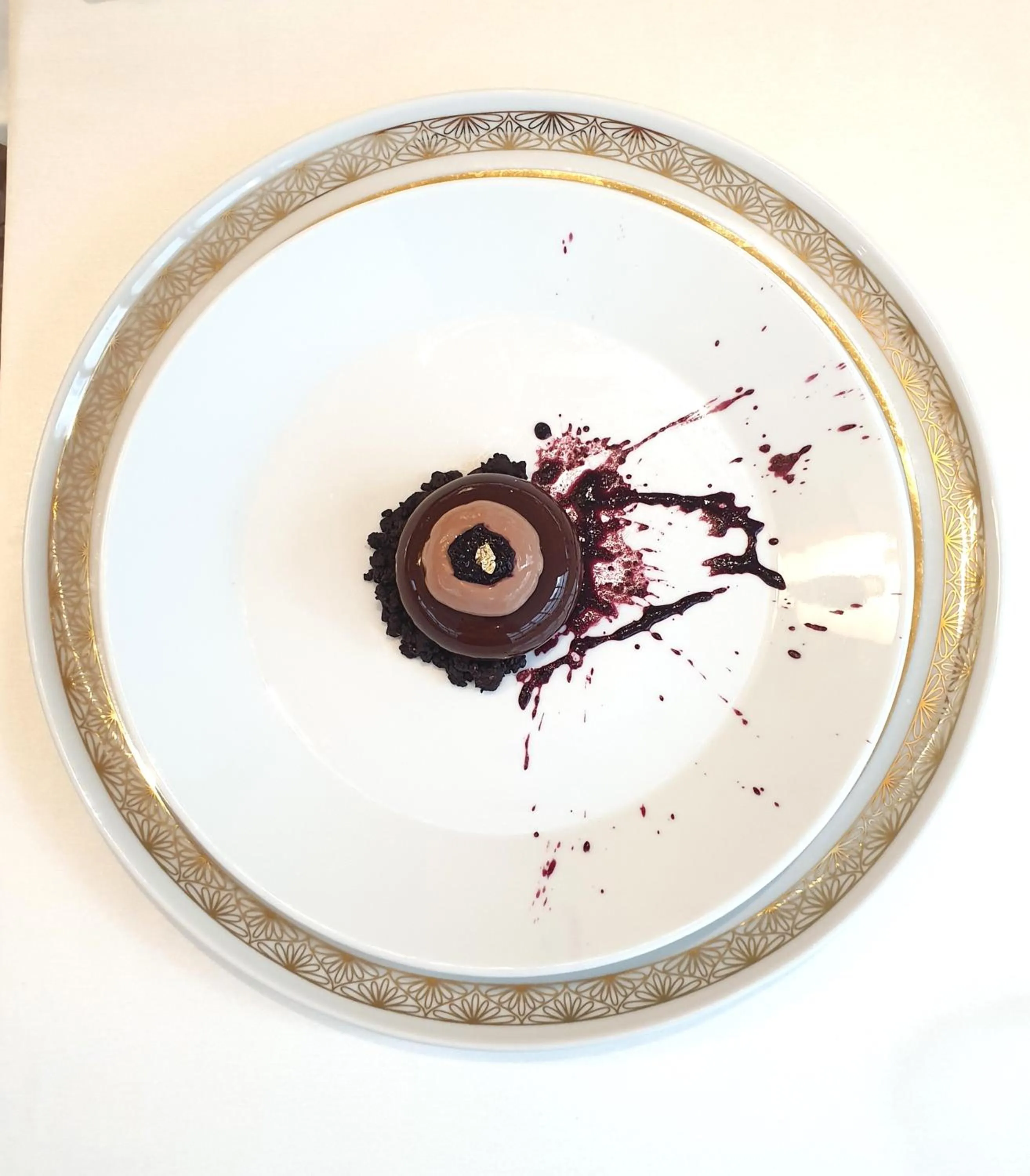 Restaurant/places to eat in Hotel Le Premier