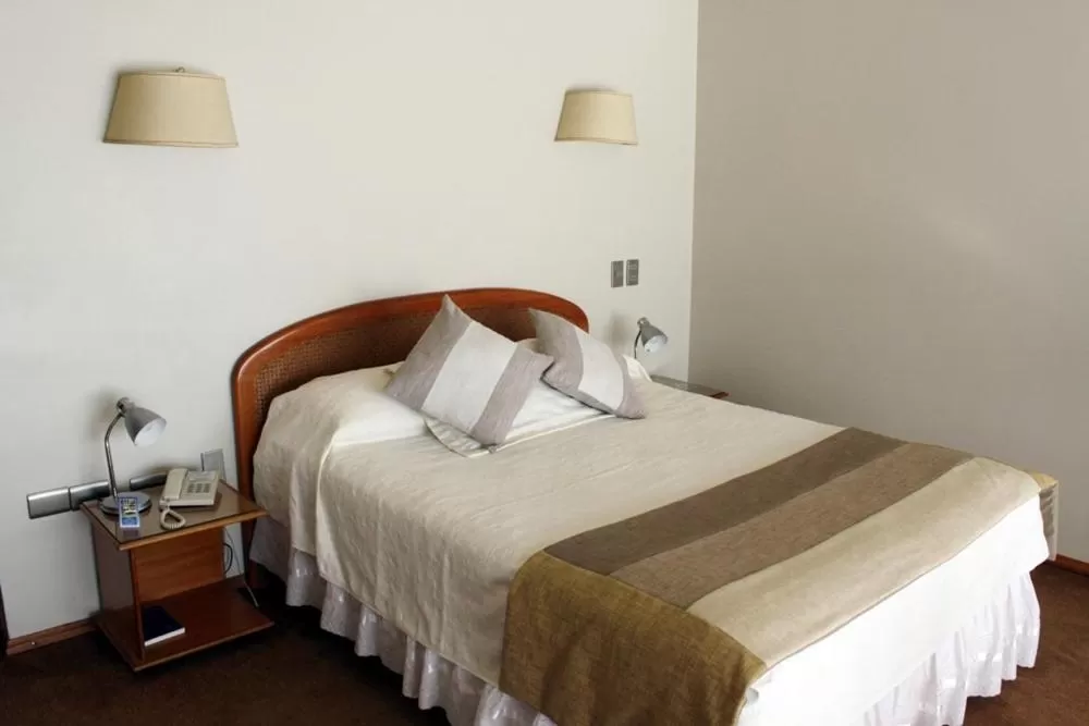 Bedroom, Bed in Hotel Salto Del Laja