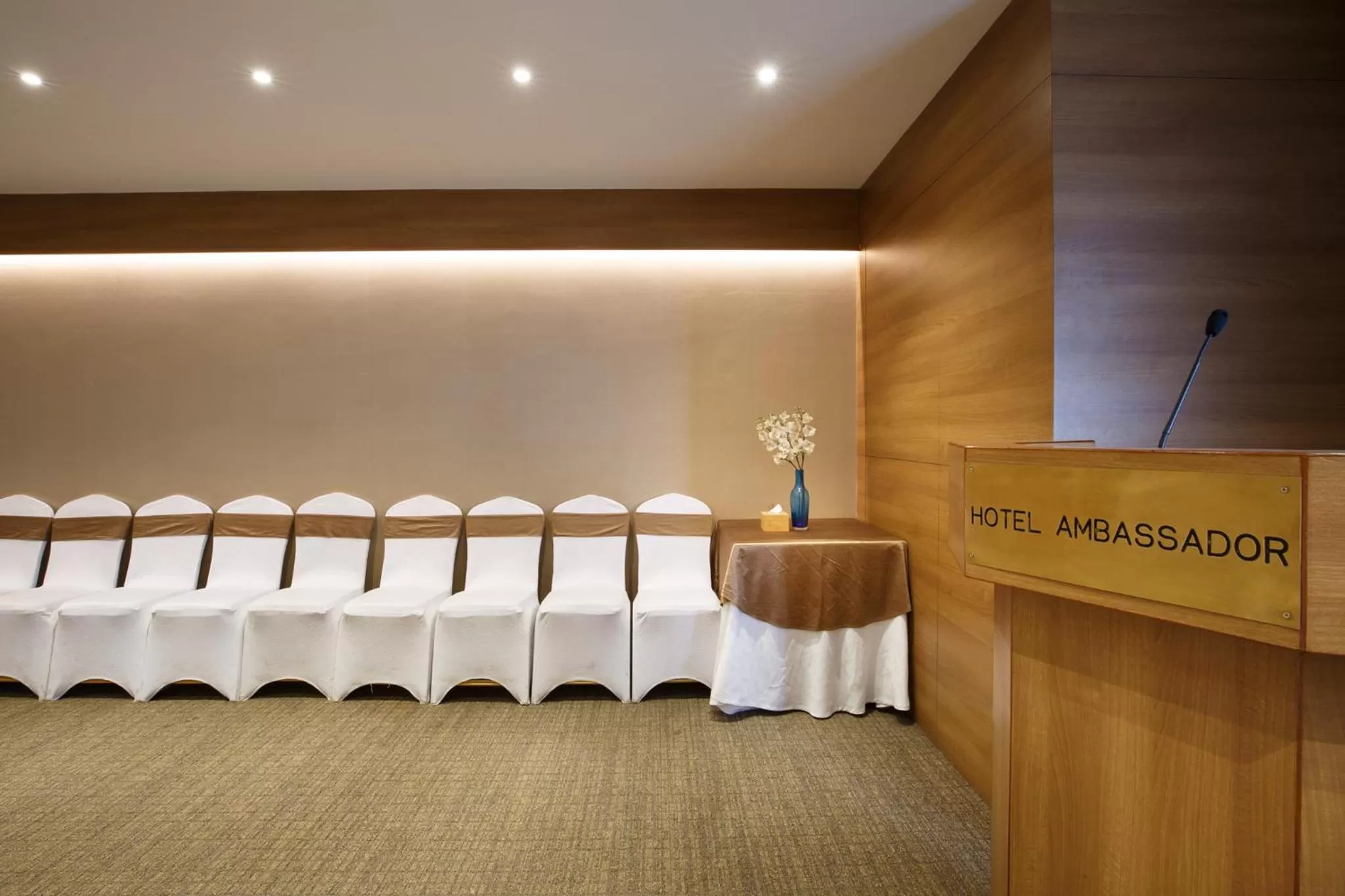 Business facilities, Bed in Hotel Ambassador by ACE Hotels