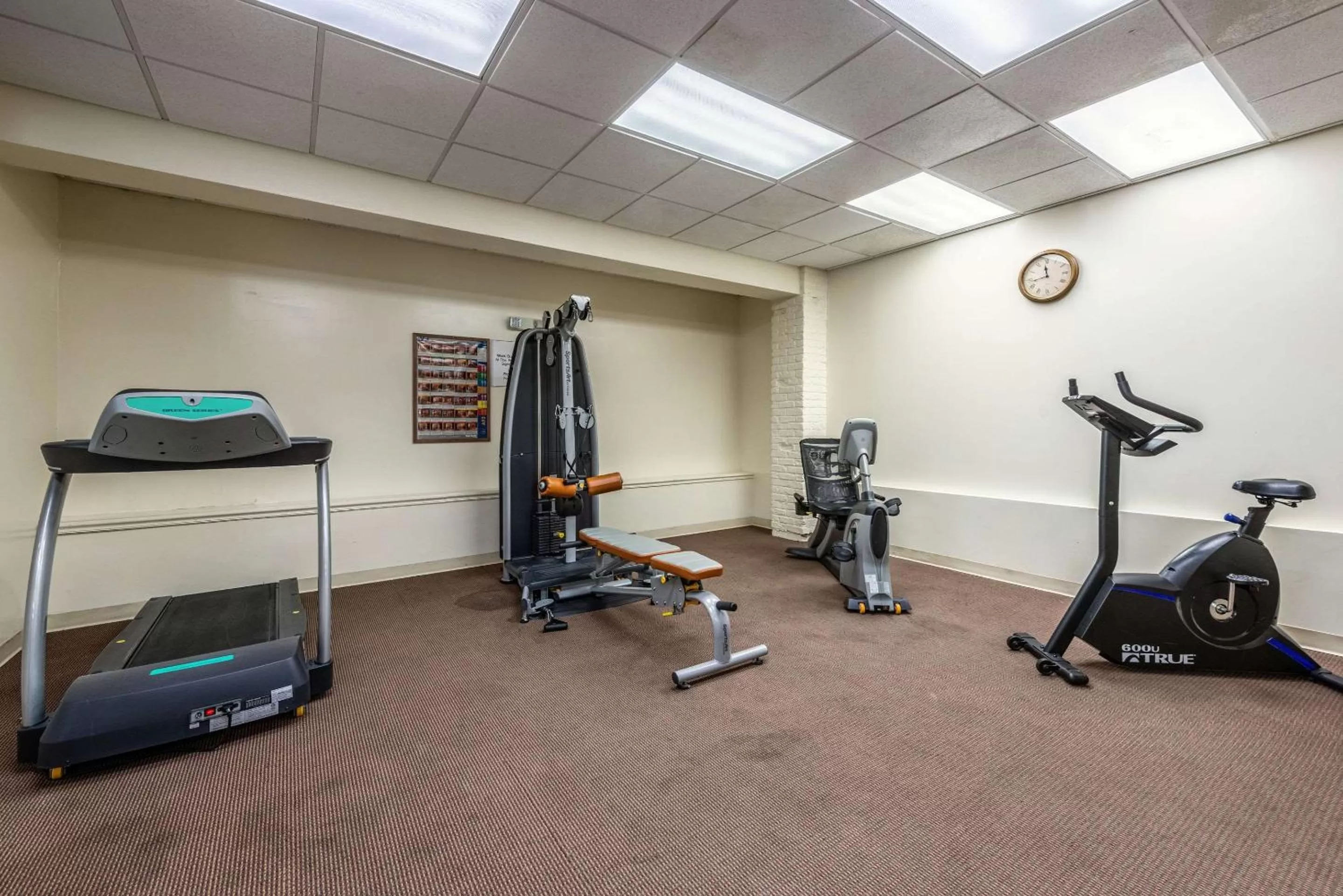 Fitness centre/facilities in Quality Inn Bradley- Bourbonnais