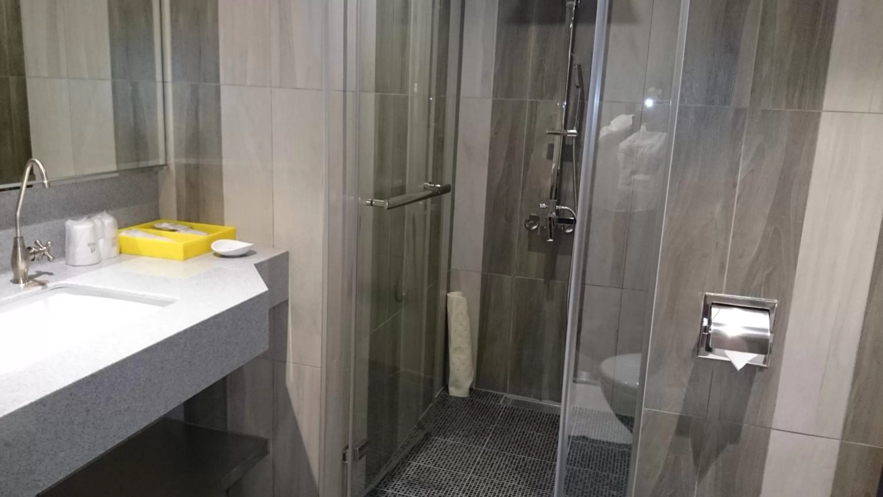 Shower in The Cloud Hotel