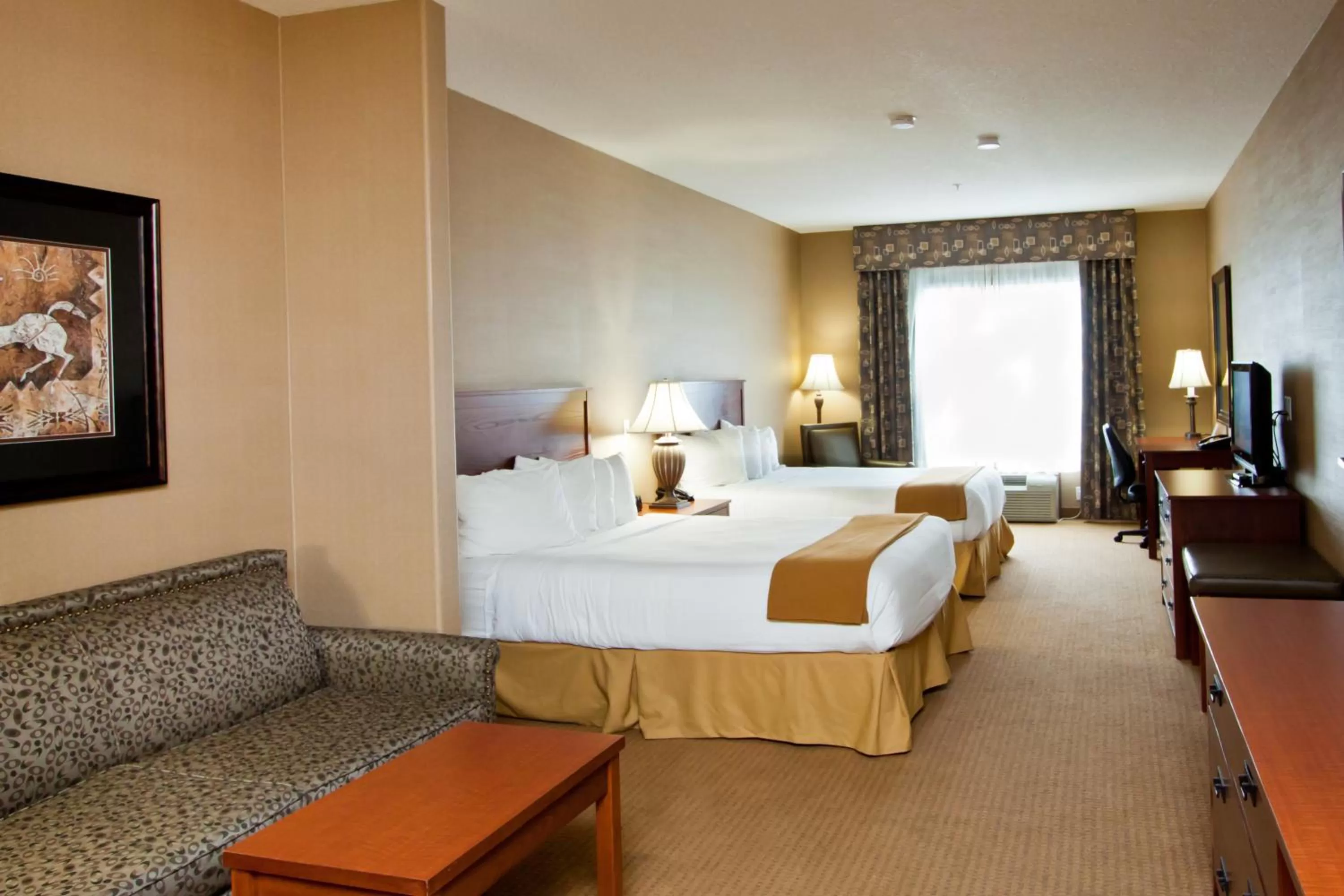 Photo of the whole room, Bed in Days Inn & Suites by Wyndham Strathmore