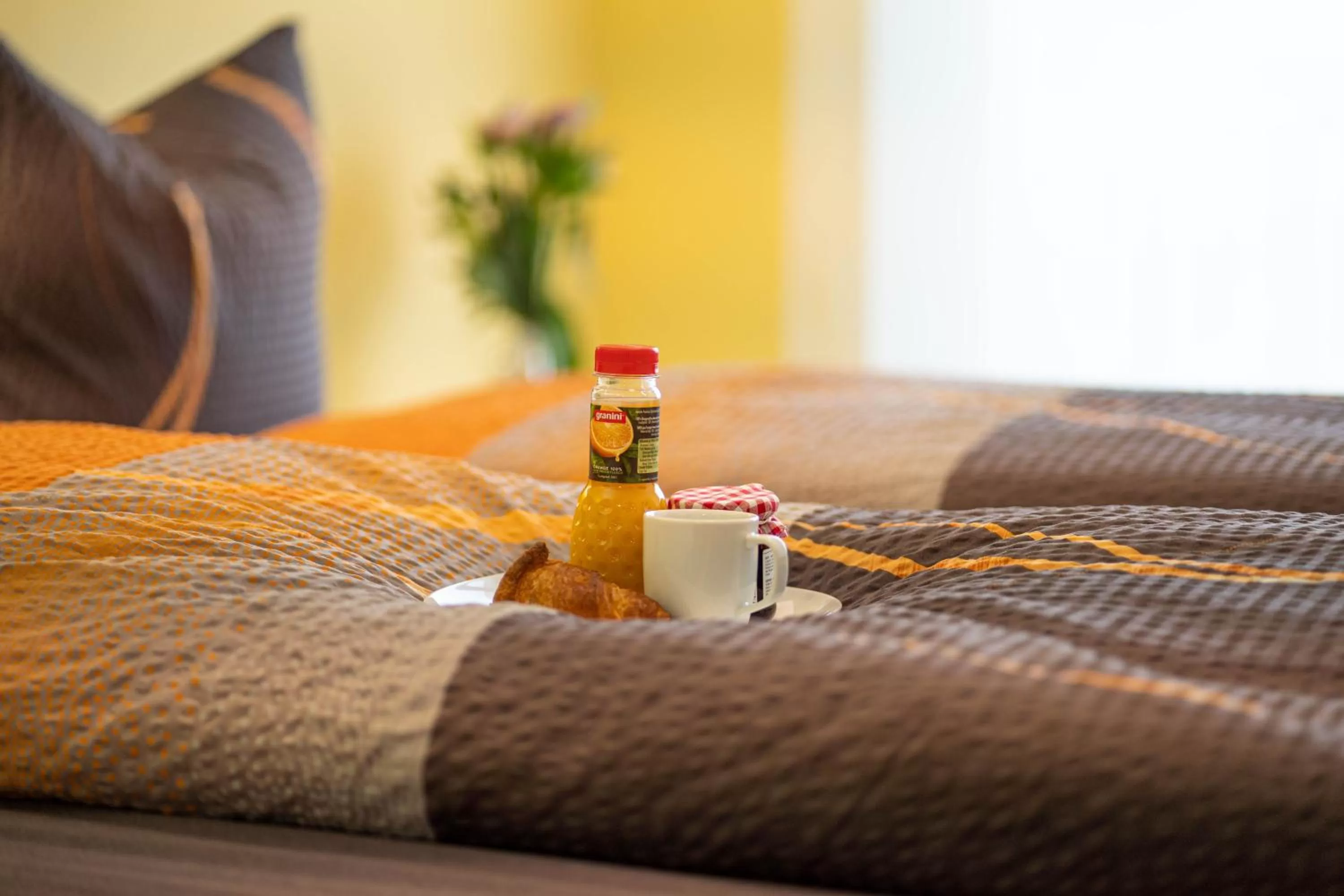 Bed in Anstatthotel Horw - app self-check-in