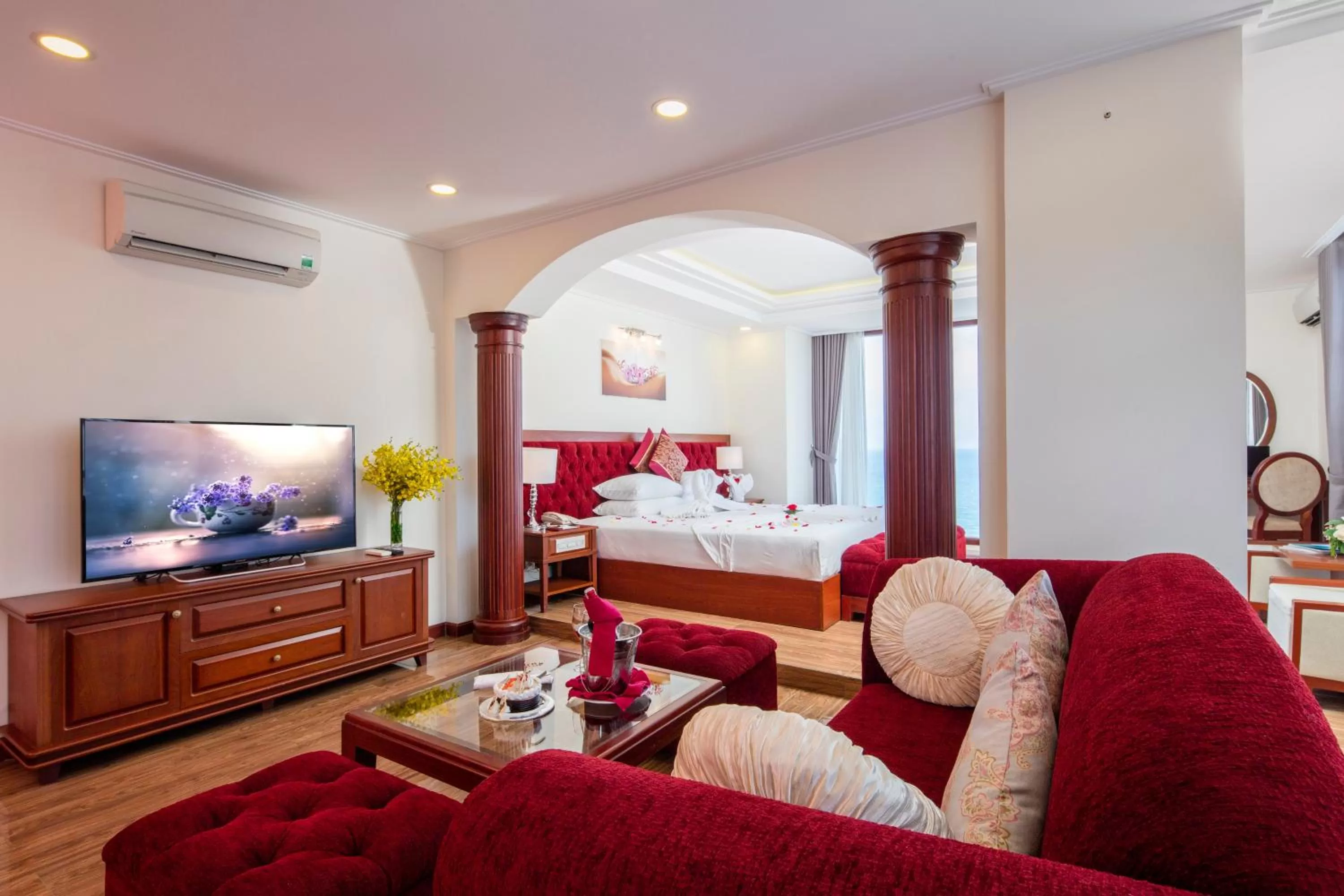 Living room, Bed in Apus Hotel