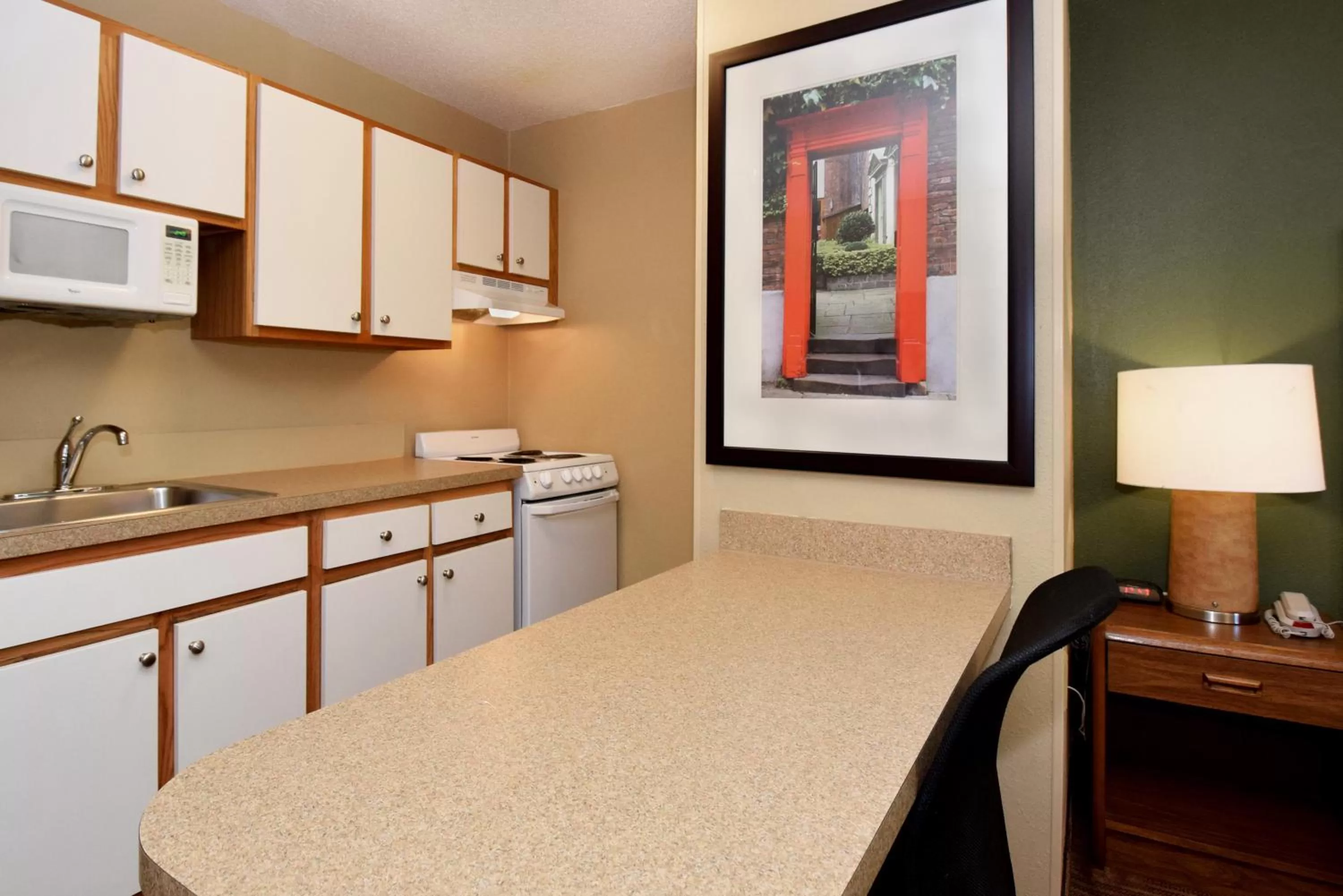 Kitchen or kitchenette in Studio 6 - St Louis, MO - Westport-Craig Road