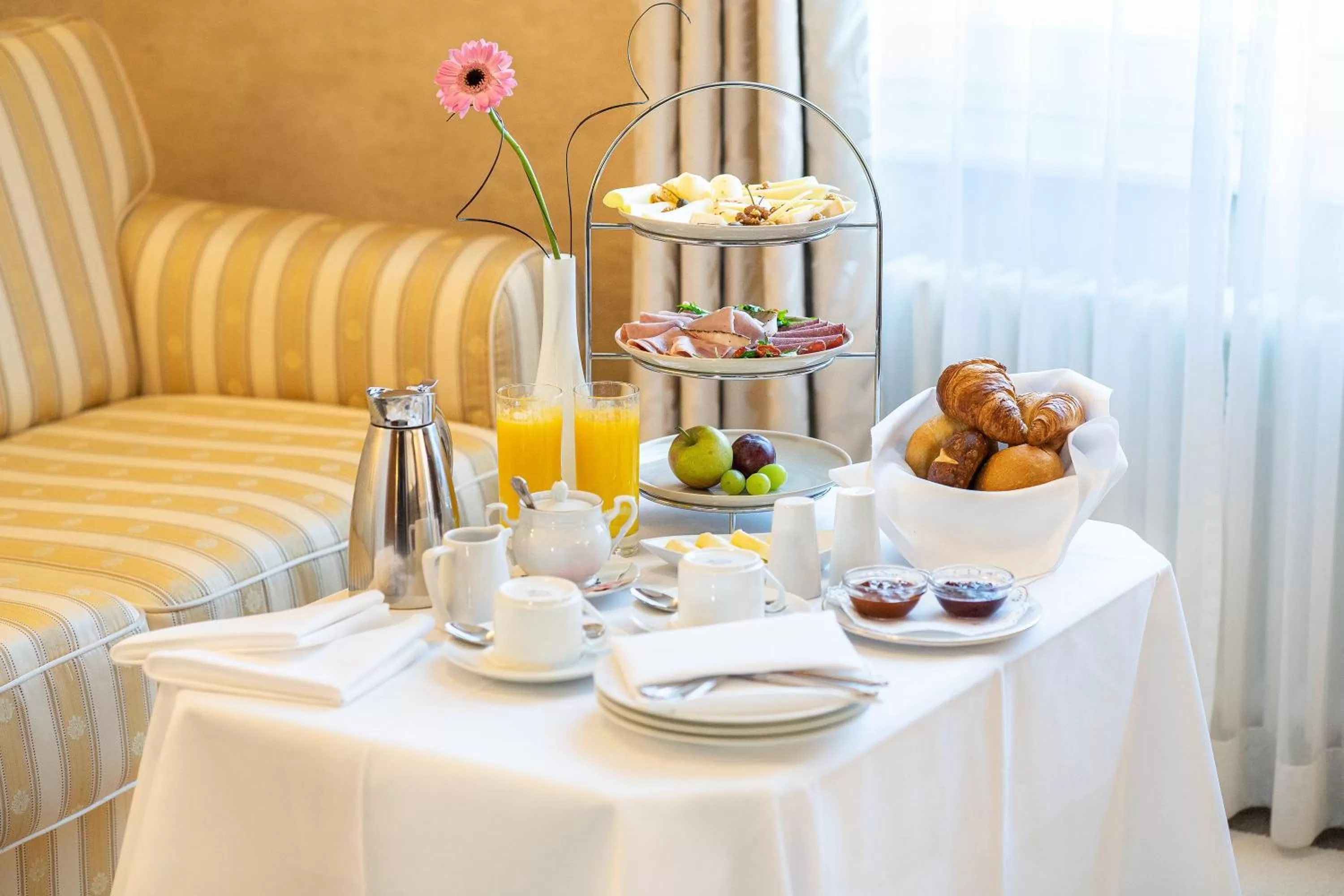 Breakfast in SEETELHOTEL Ahlbecker Hof das elegante Traditionshotel & ruhiger Rückzugsort an der Ostsee