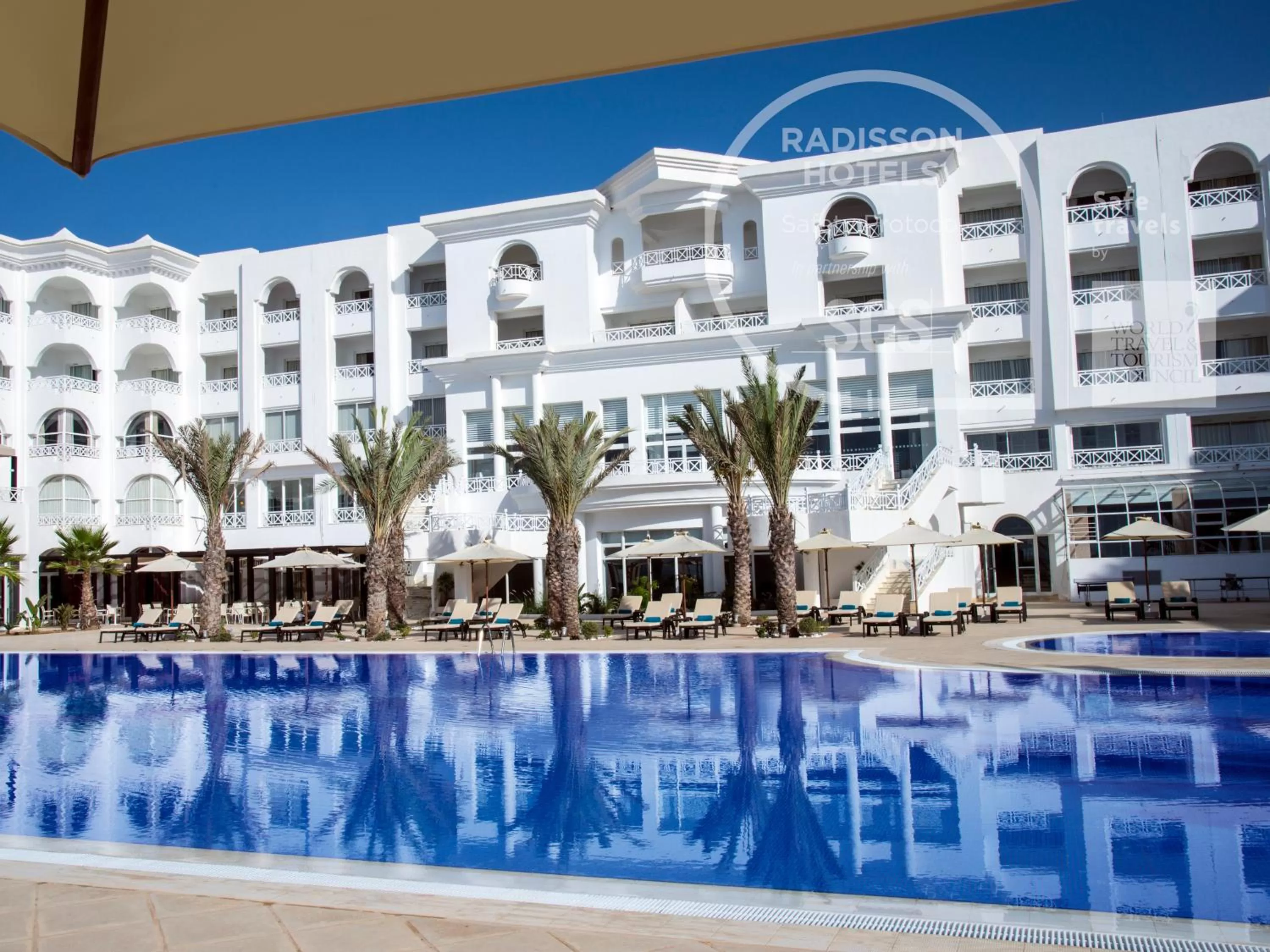 Facade/entrance in Radisson Blu Resort & Thalasso Hammamet