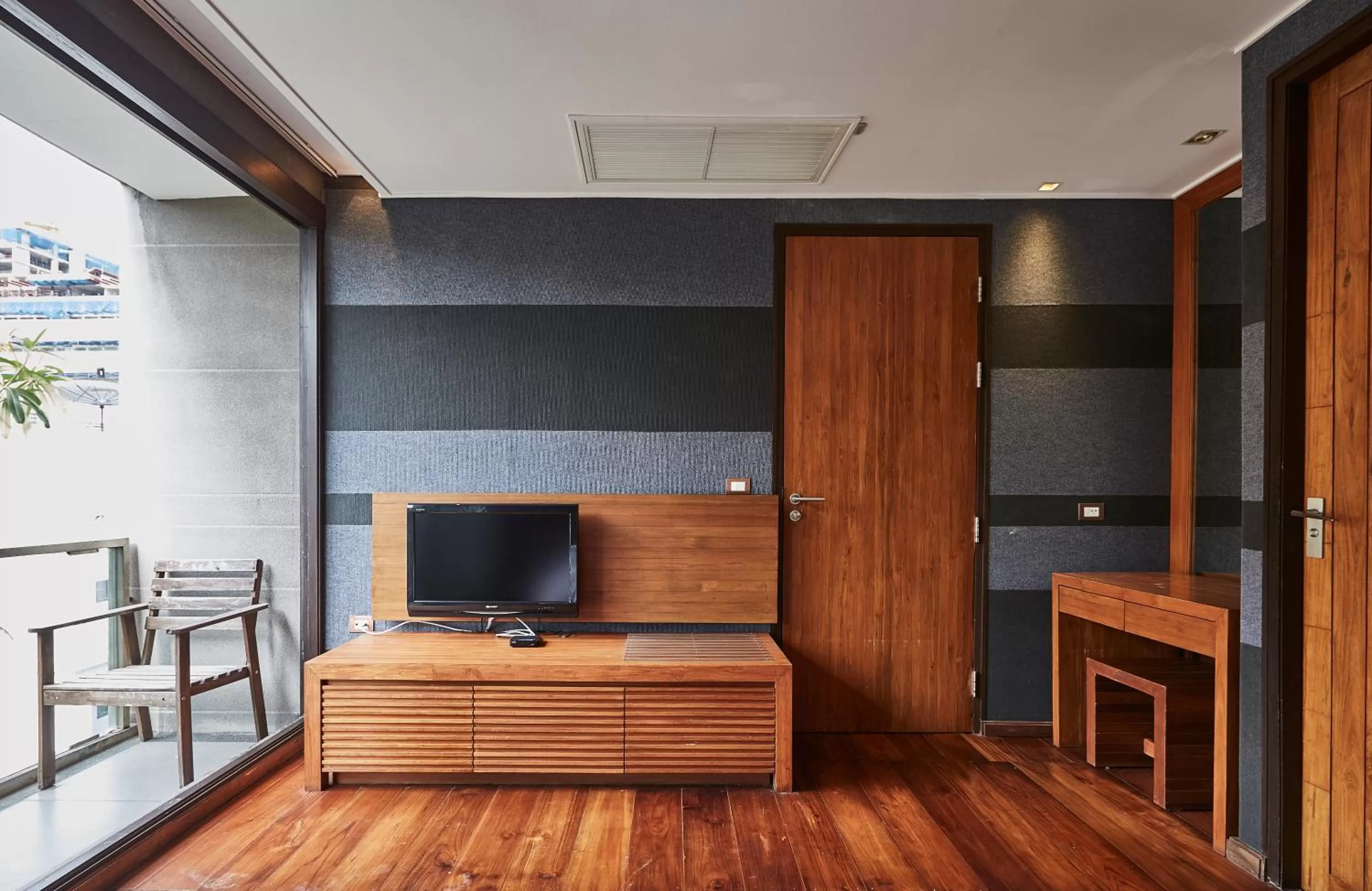 Bed in LUXX Langsuan Hotel - SHA Plus