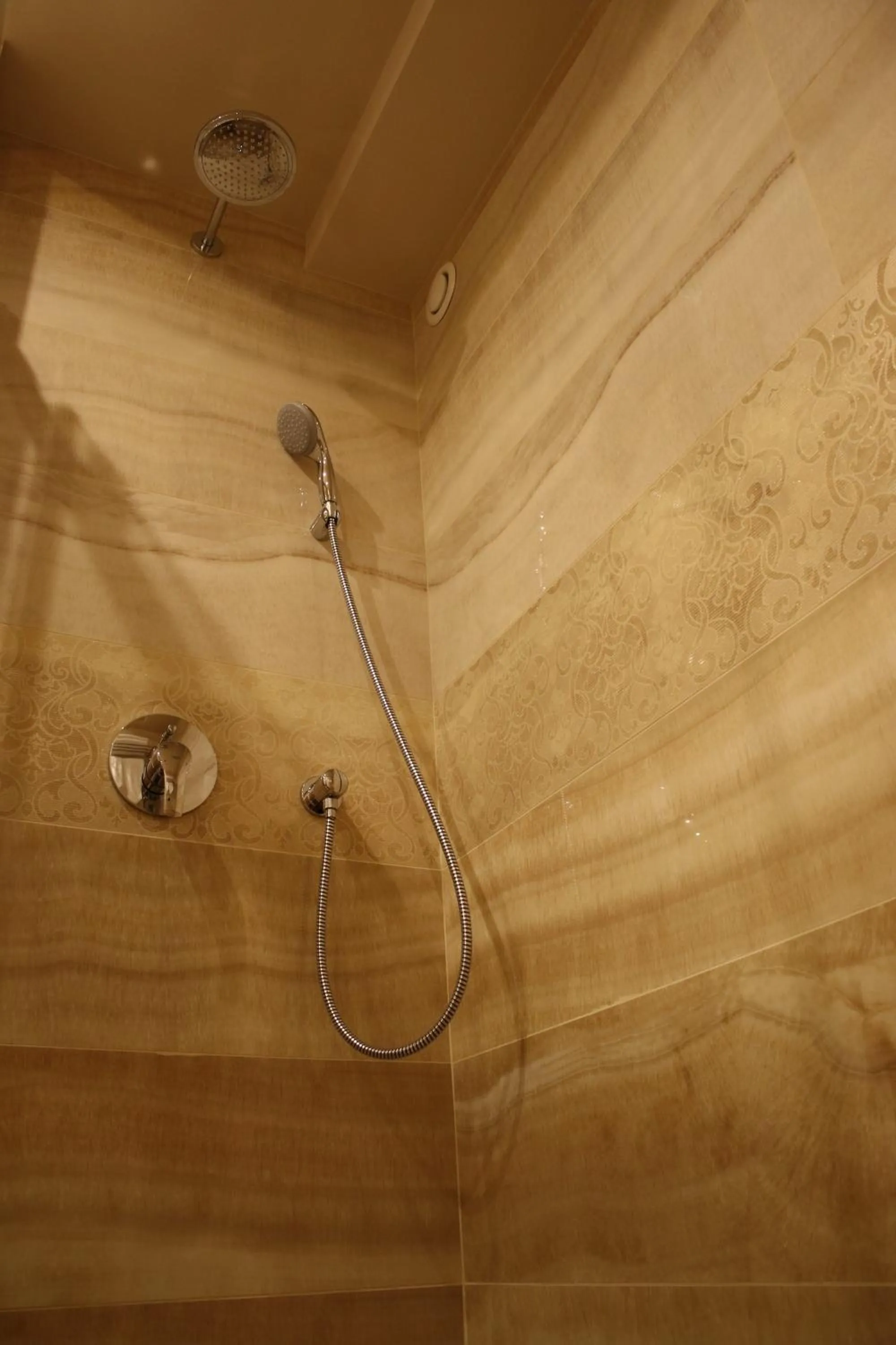 Shower in Hotel Golden Tulip Varna
