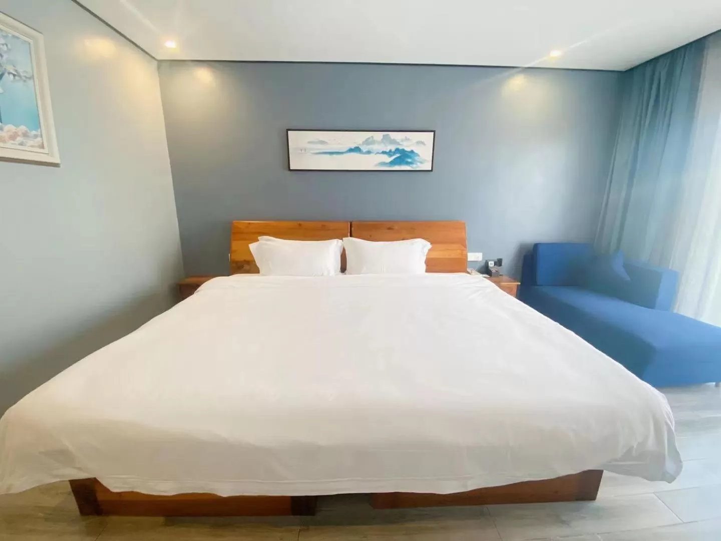 Photo of the whole room in Junlan Hotel