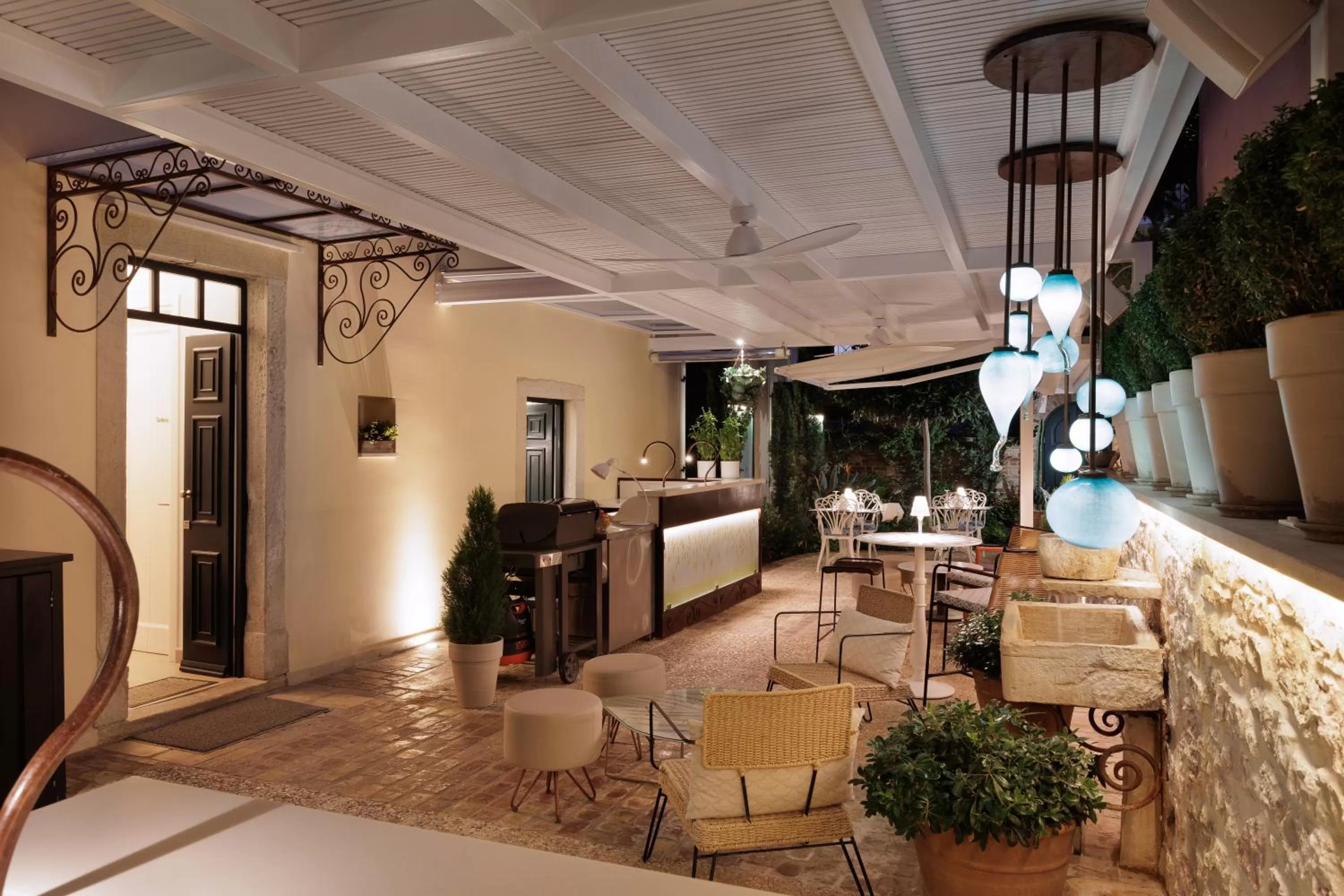 Lounge or bar in Acanthus blue