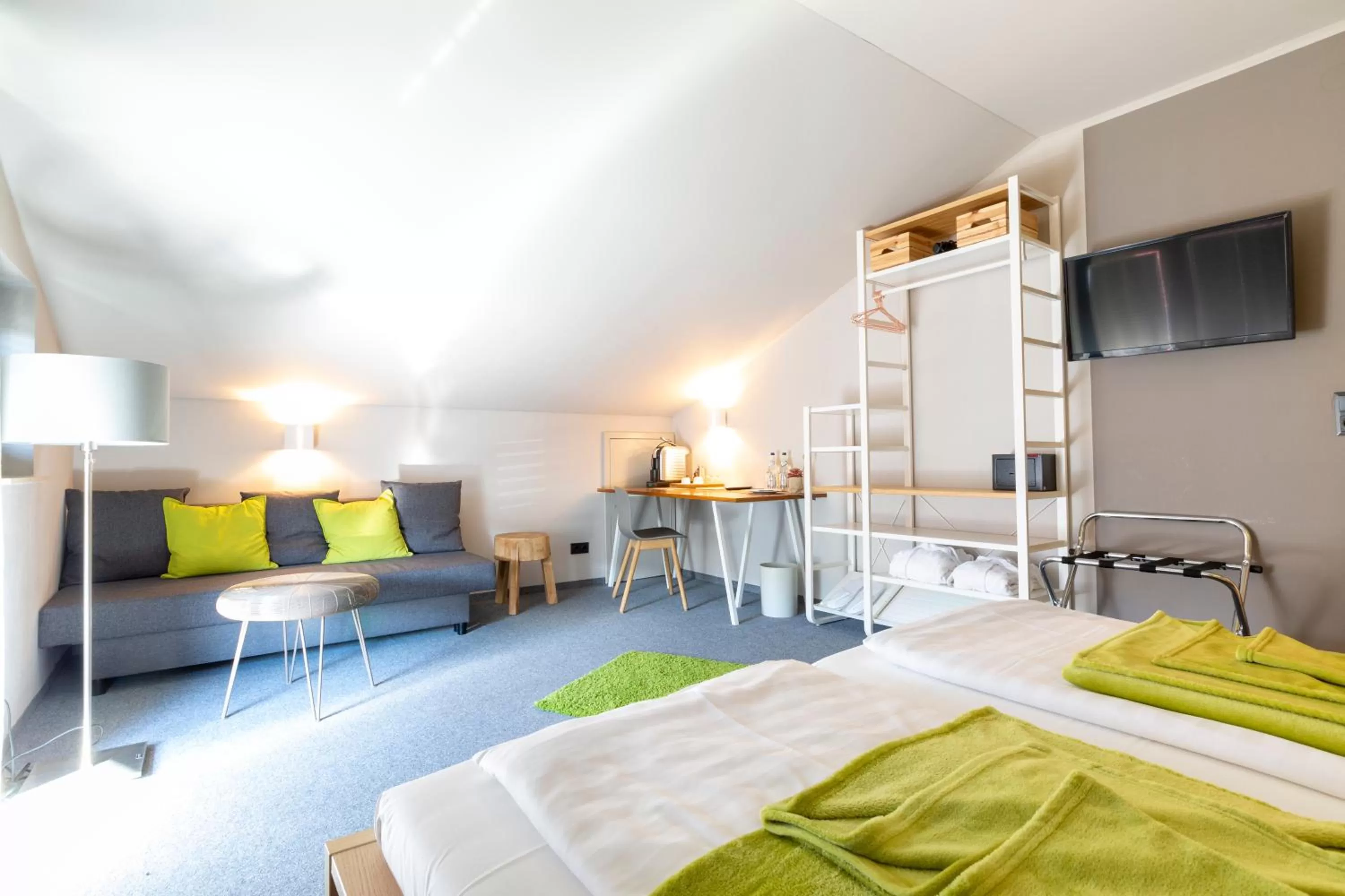 Property building, TV/Entertainment Center in Hotel Restaurant Brigitte