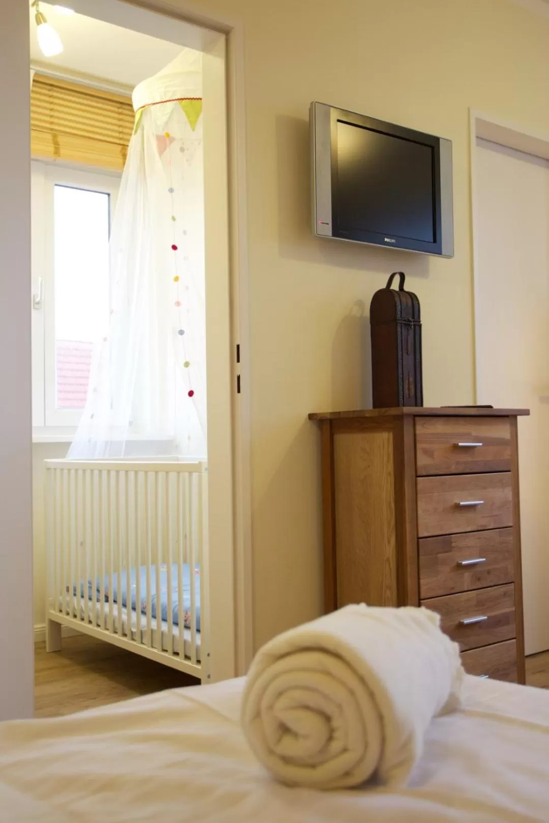 Photo of the whole room, TV/Entertainment Center in Das Frühstückshotel Sankt Peter-Ording