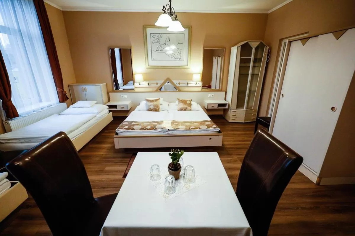 Bed in Gőzmalom Étterem és Panzió