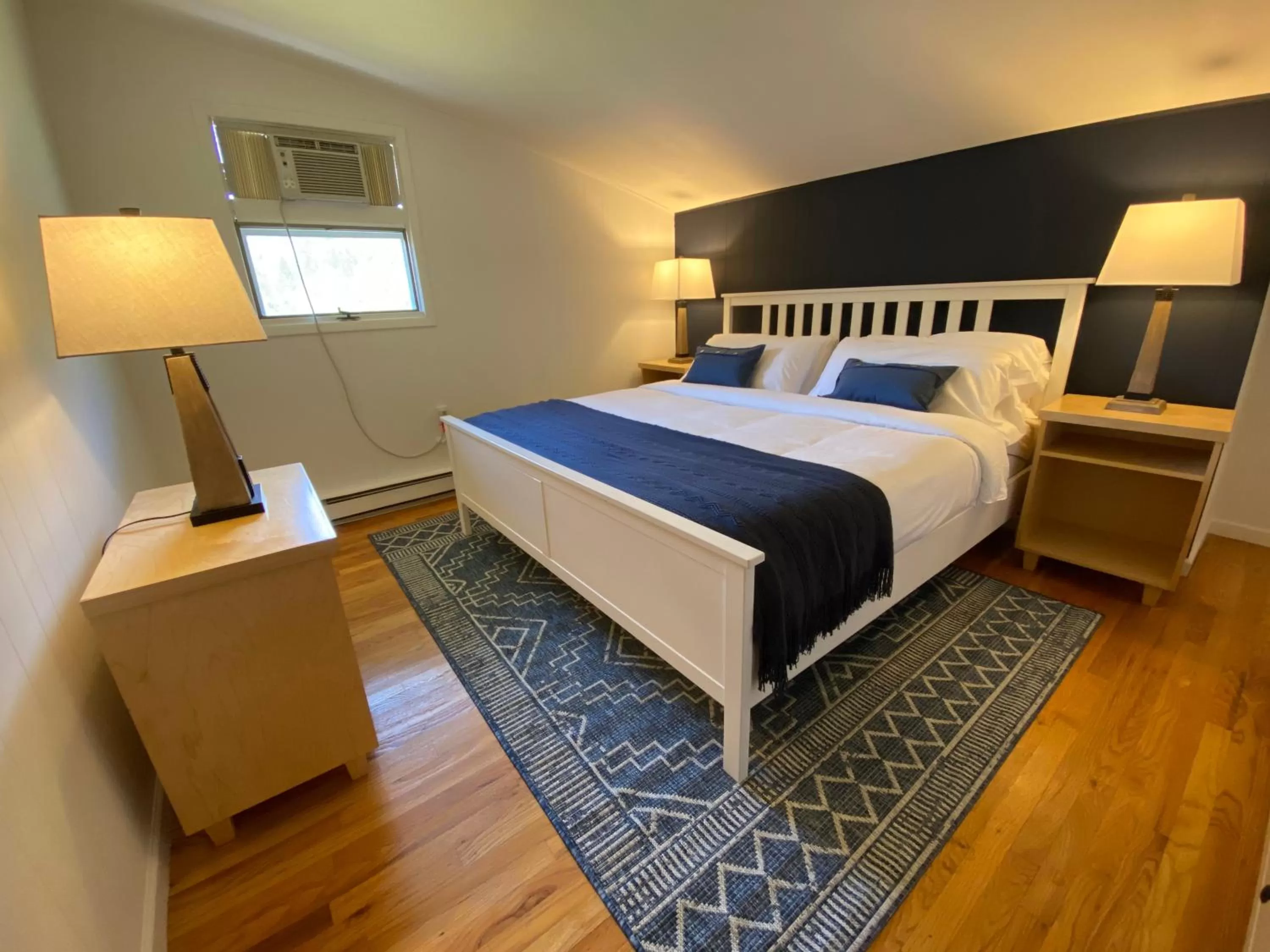 Bed in Catskill Seasons Inn