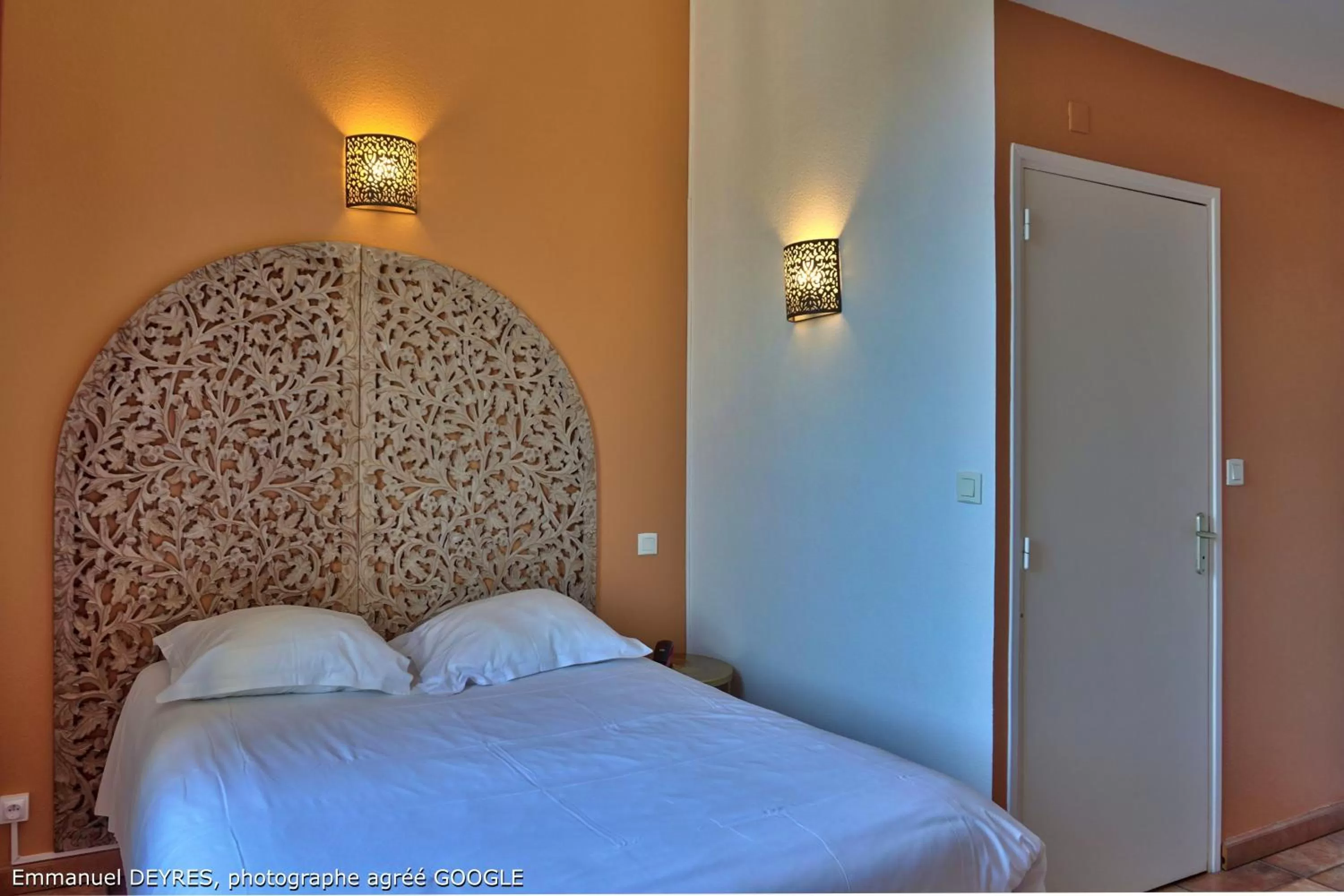 Bed in Hôtel de Bretagne