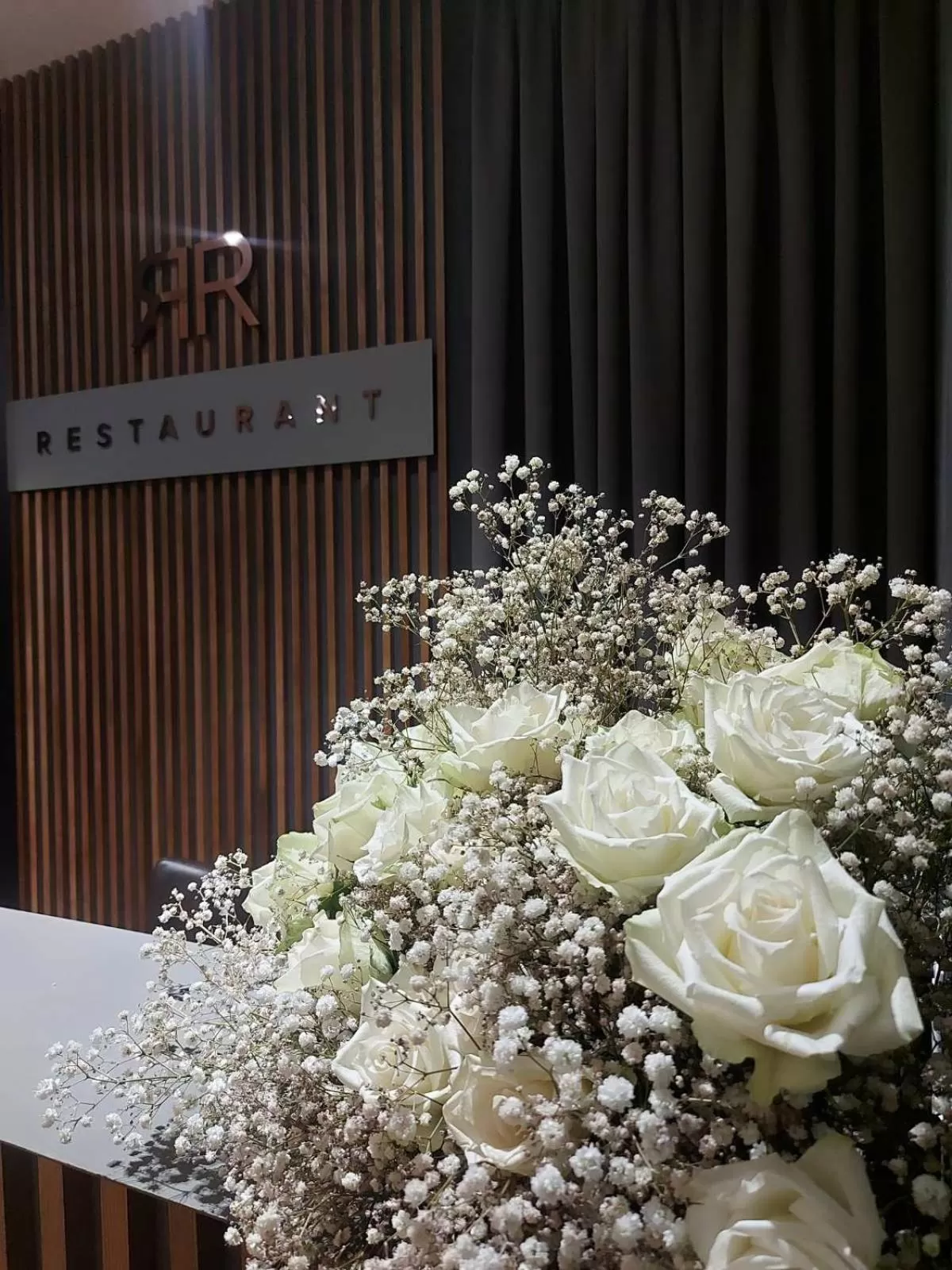 Restaurant/places to eat in ONOVO Dendra Hotel