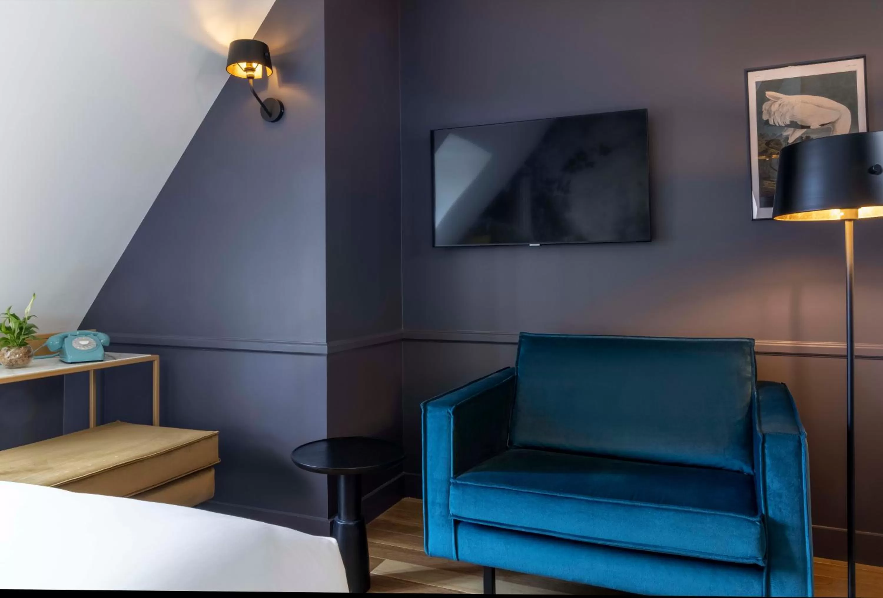 Bedroom, Bed in Les Jardins Du Luxembourg