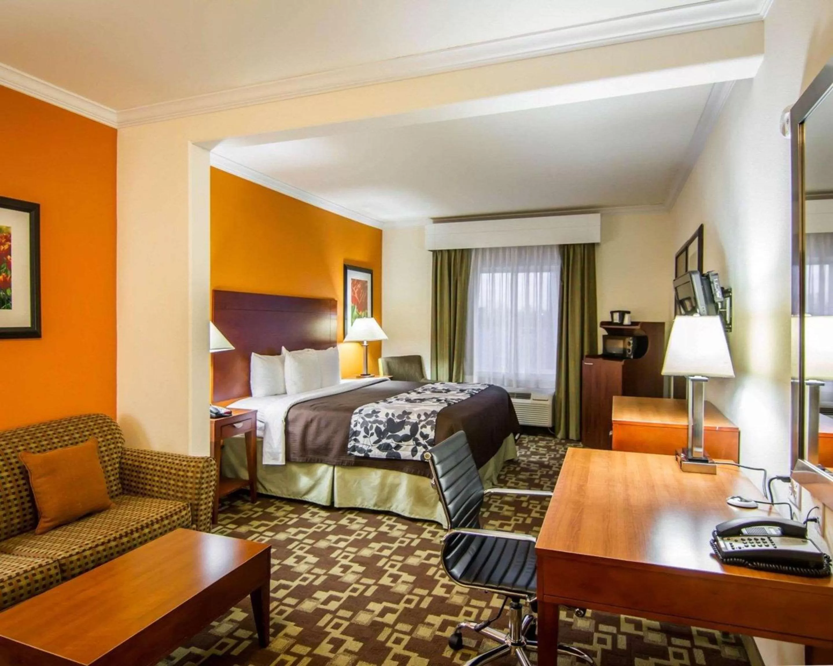 Photo of the whole room in Sleep Inn & Suites Shreveport West