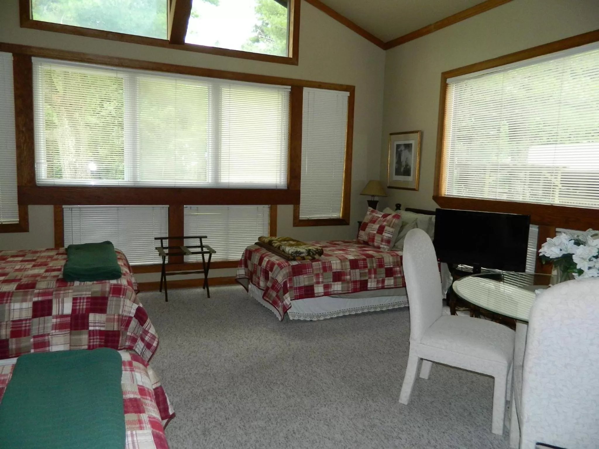Seating Area in Bent Mountain Lodge Bed And Breakfast, Inc.