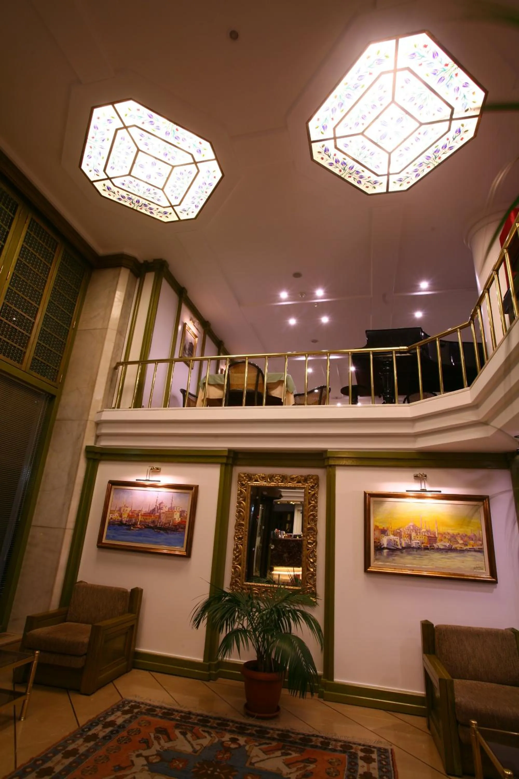 Lobby or reception in Istanbul Royal Hotel