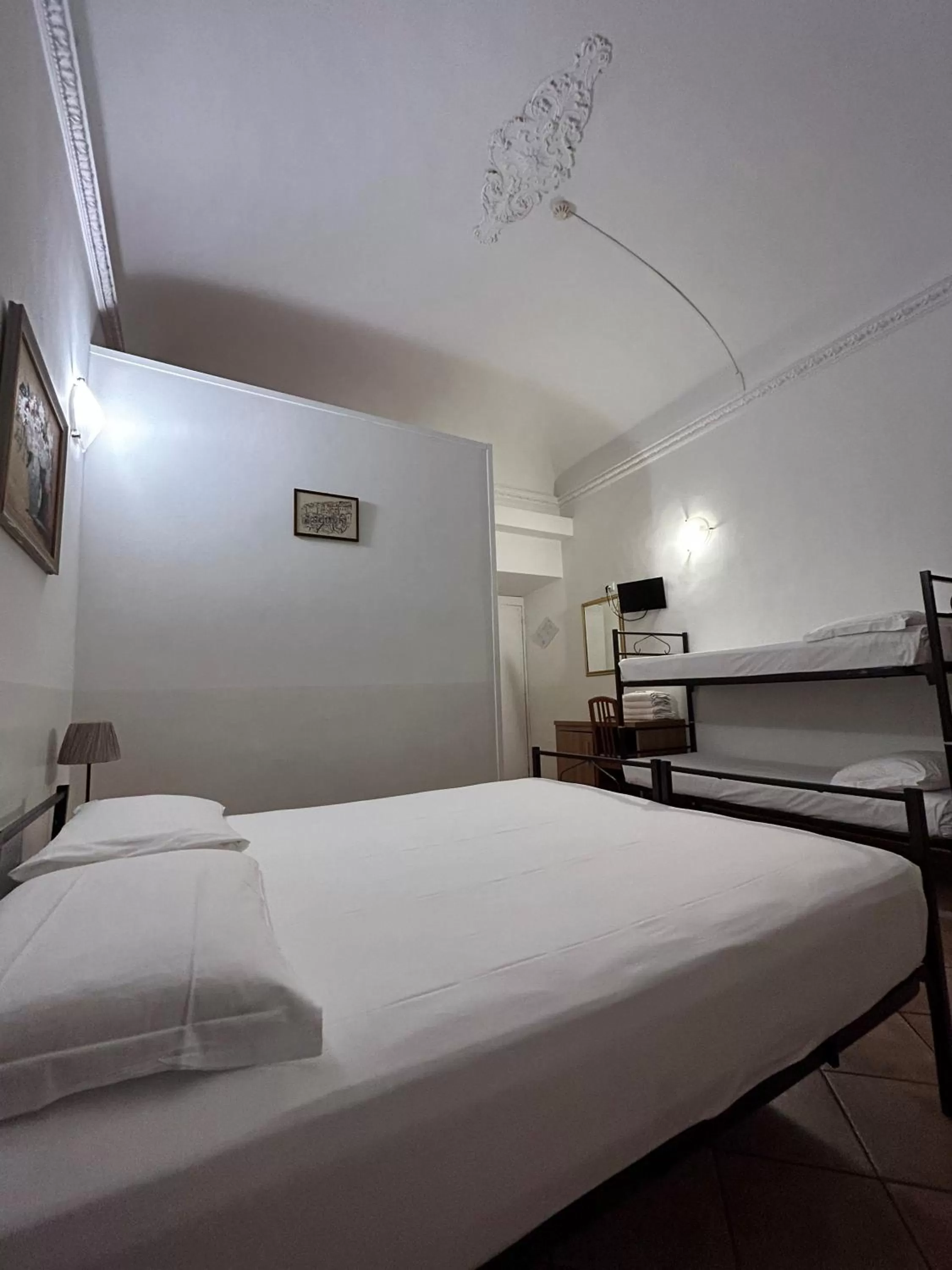 Bedroom, Bed in Hotel Il Papavero