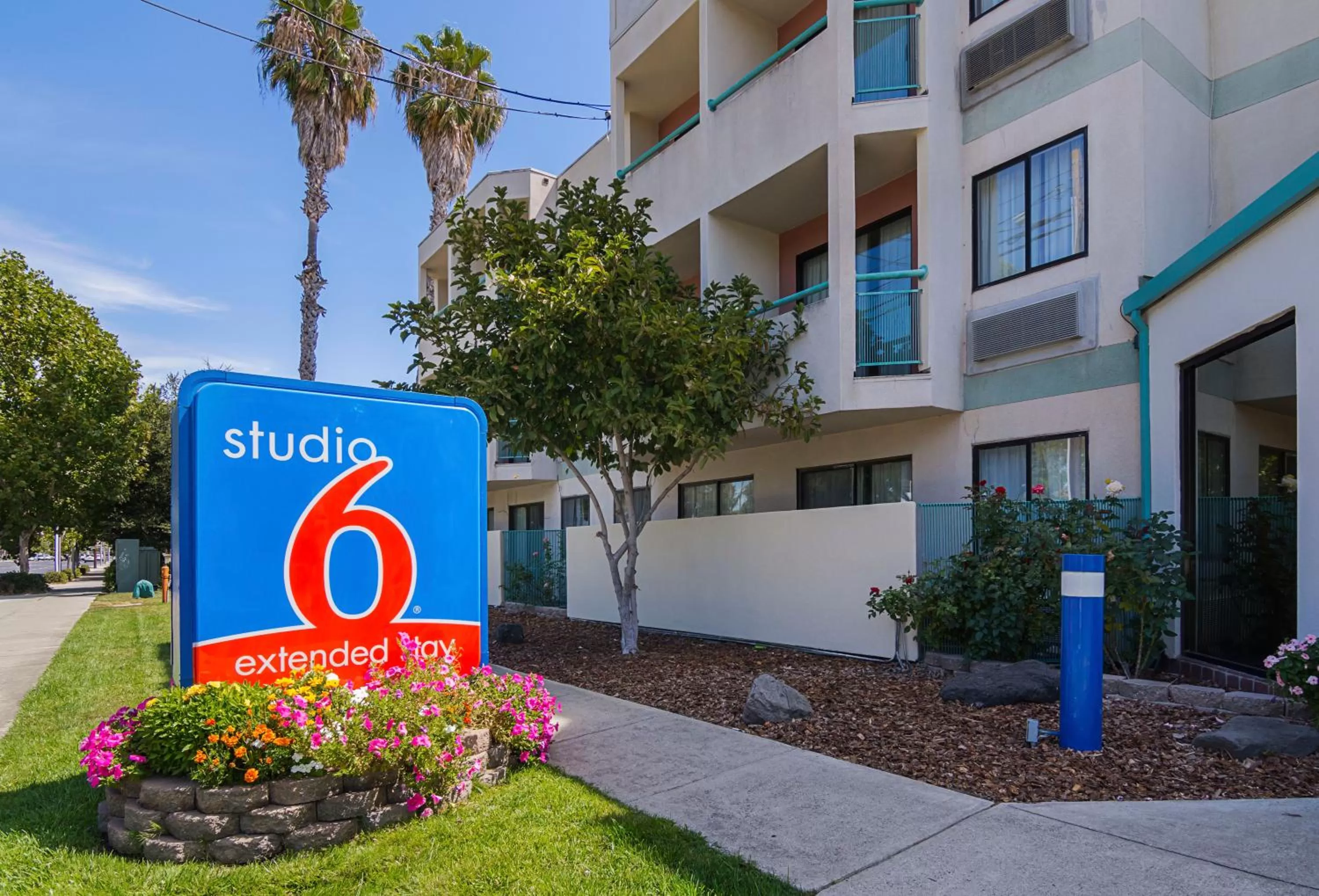 Property building in Studio 6-Concord, CA