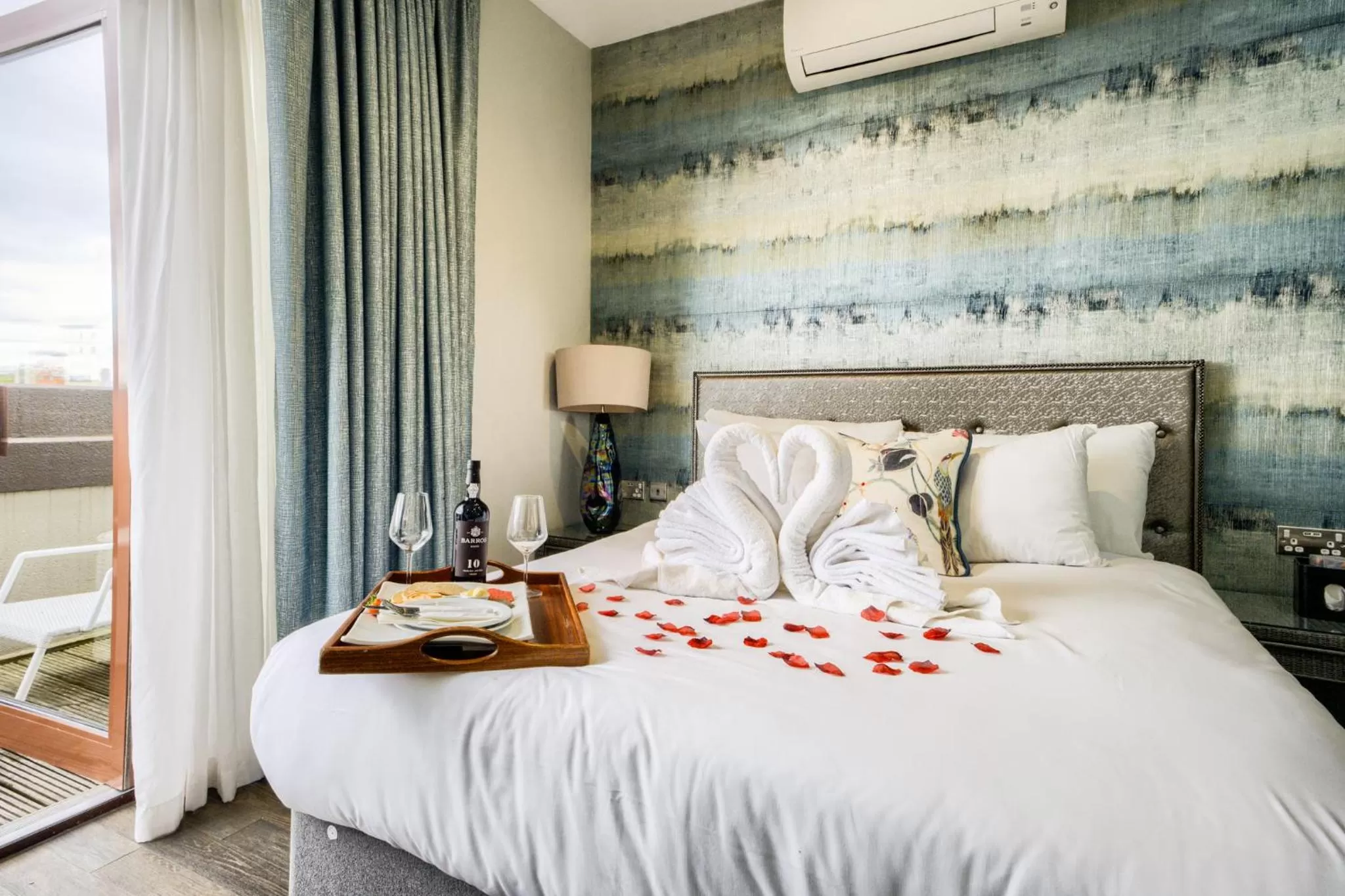 Bedroom, Bed in Villare Leicester City Centre hotel