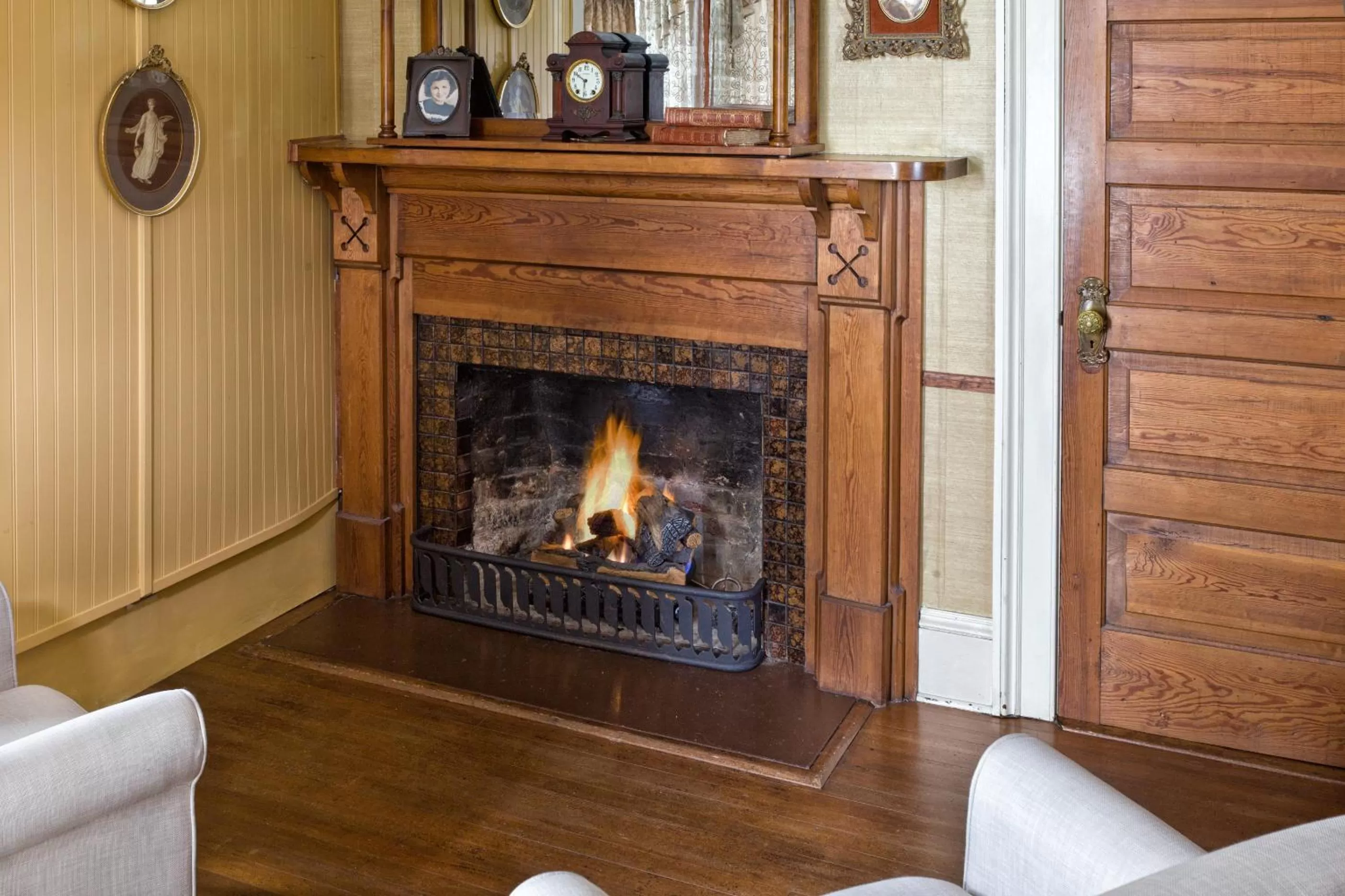 Decorative detail, TV/Entertainment Center in The Reynolds Mansion