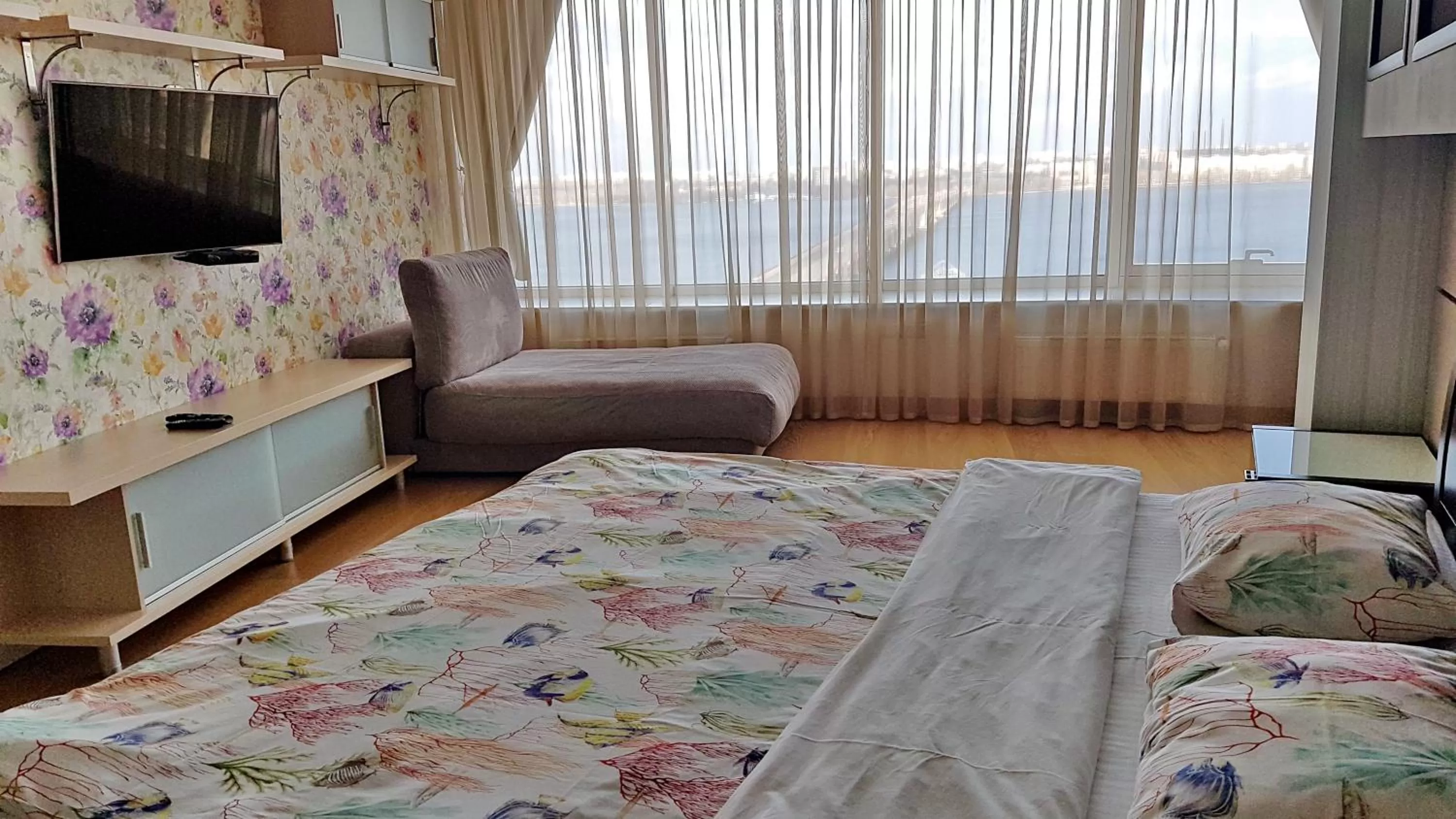 Bed in Best Apartments in Most City, River View