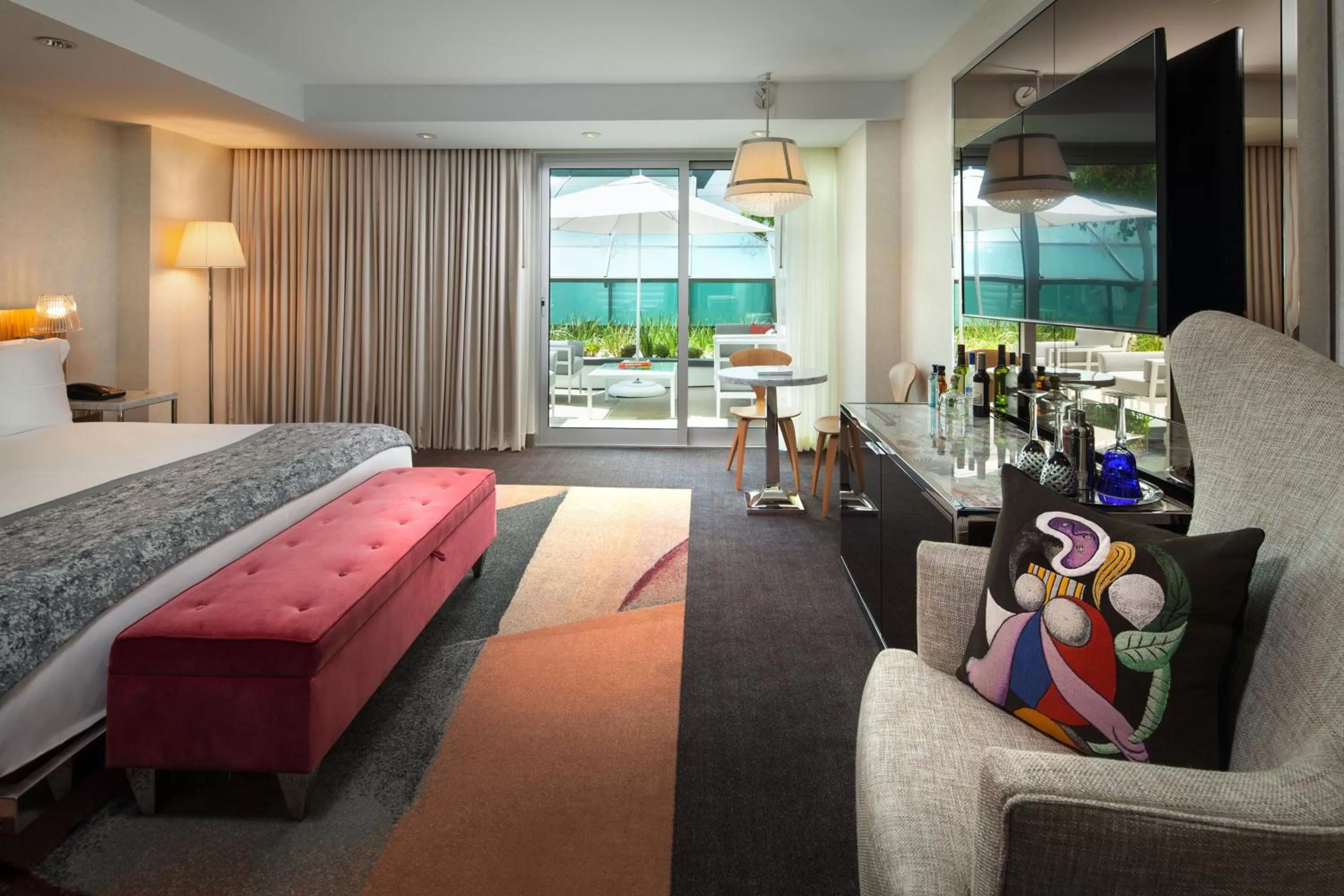 Bedroom, Bed in SLS Hotel, a Luxury Collection Hotel, Beverly Hills