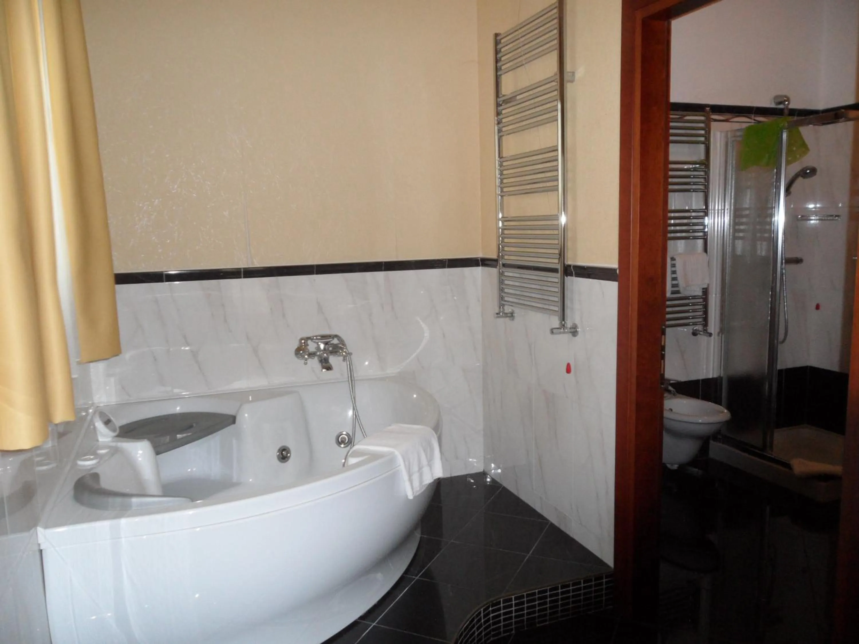 Hot Tub in Hotel Ai Sette Nani